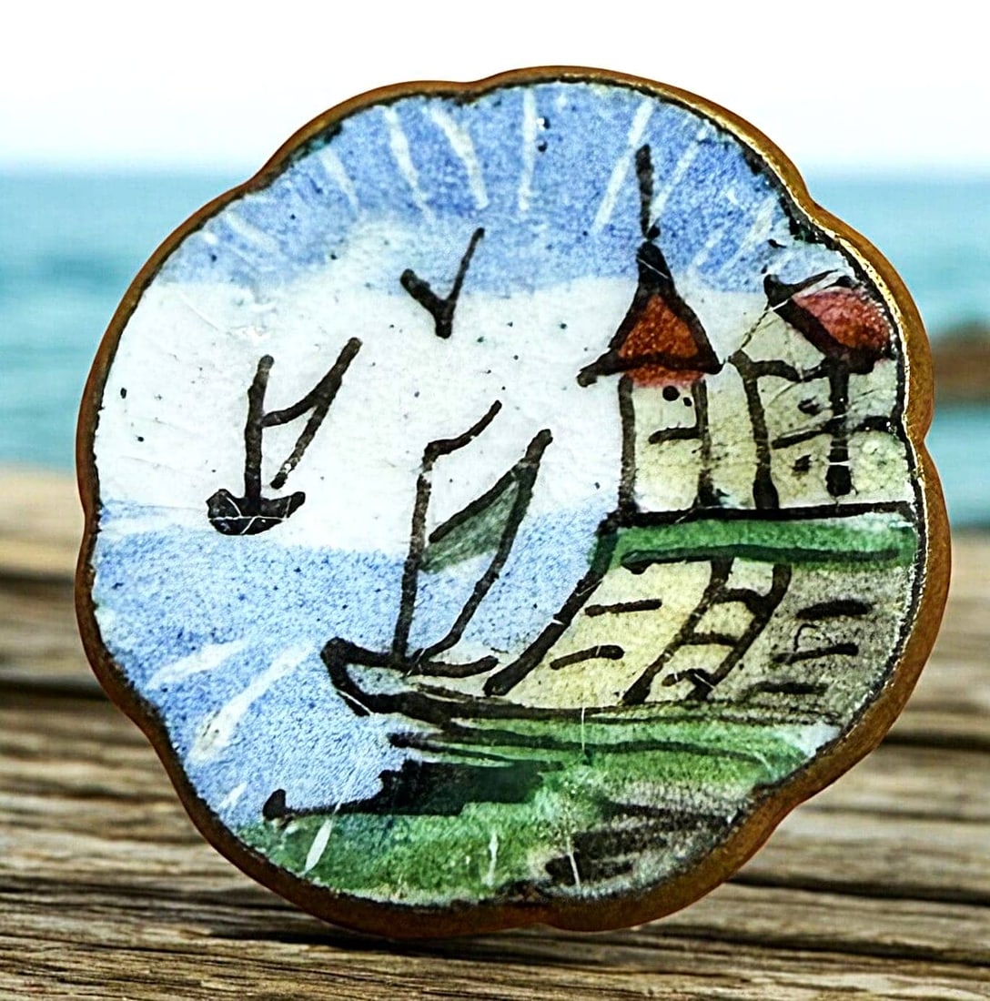 A DIVISION ONE SCARCE ENAMEL PICTORIAL BIUTTON: 1 Medium mid 19th century DISH example with a scene. These dish enamels are highly desirable and this beautiful and colorful sailing scene is nom exception. DimensionsSM=Less than 3/4", Medium=3/4"