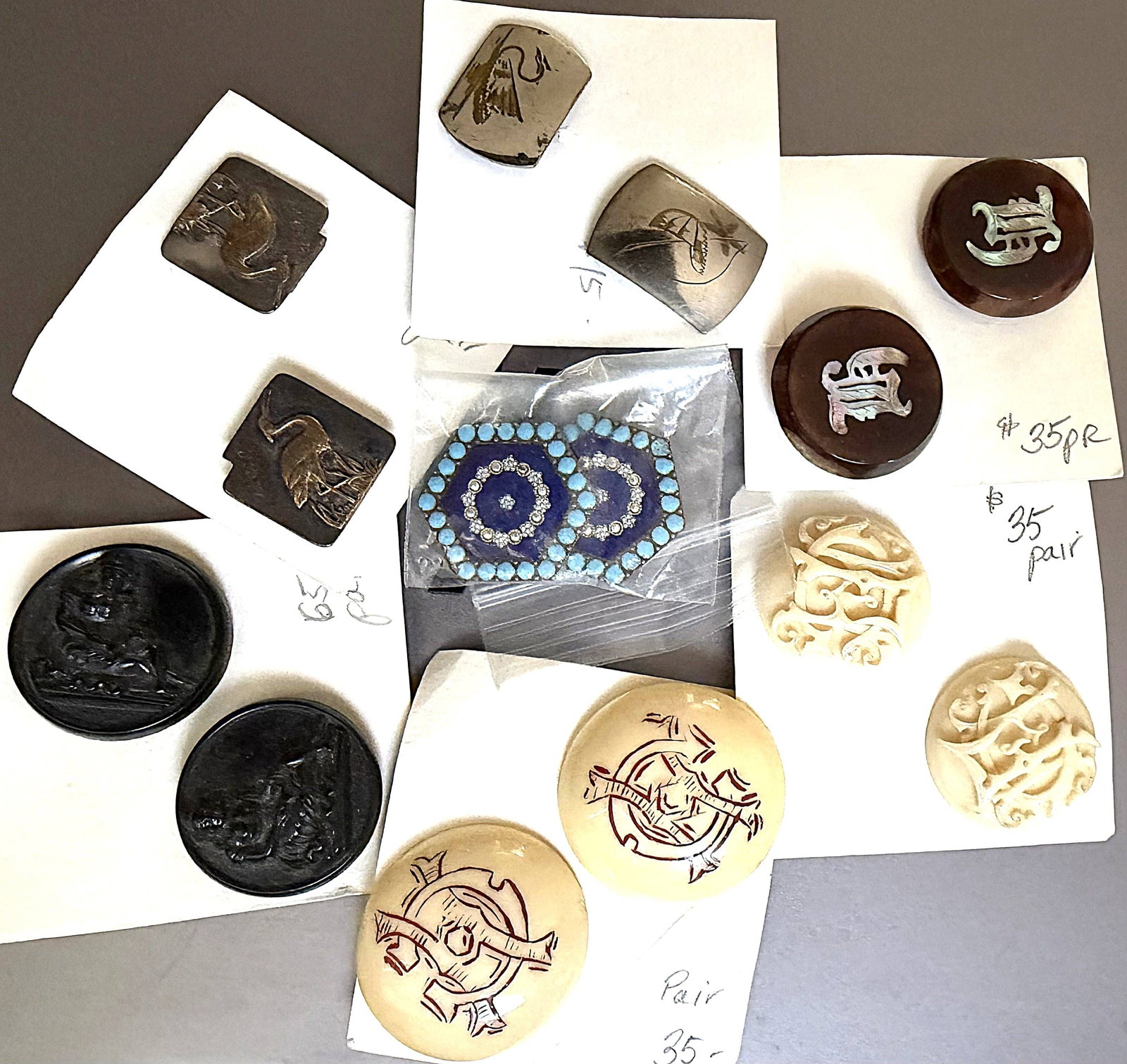 A SMALL SELECTION OF DIVISION ONE STUD BUTTONS (1 of 6)