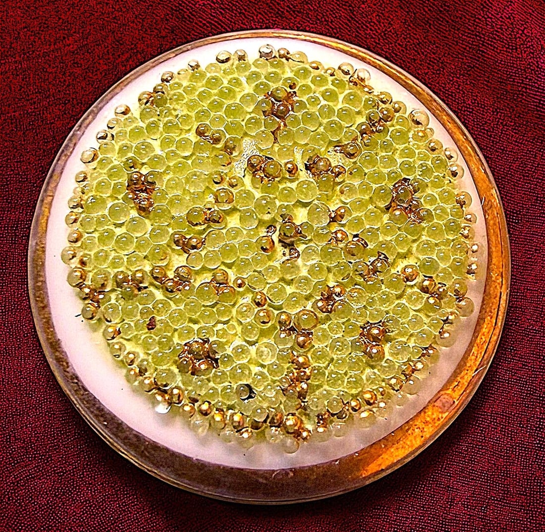 A DIVISION ONE CORALENE GLASS BUTTON (1 of 2)