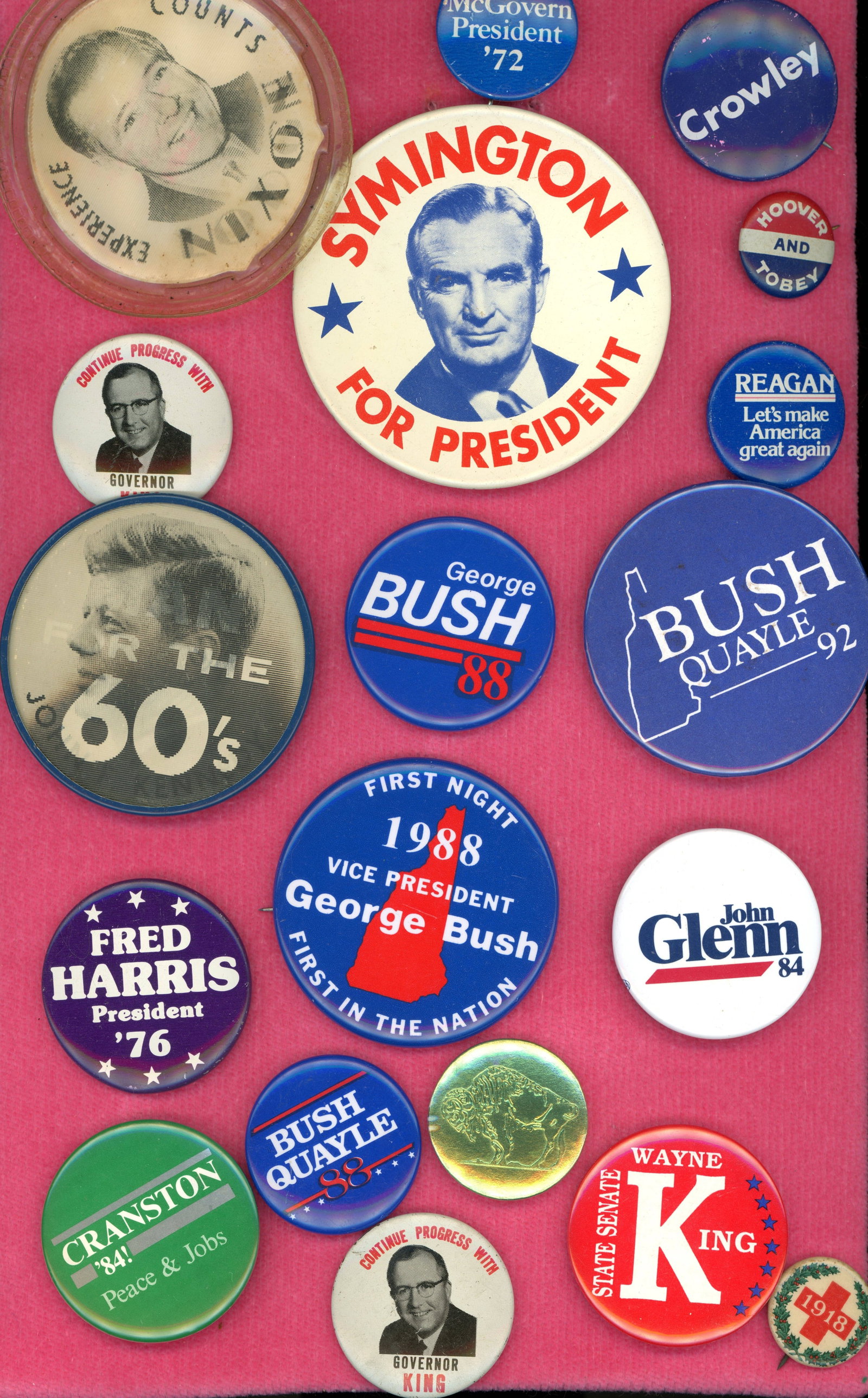 2 CARDS OF POLITICAL PIN BACK BUTTONS (1 of 4)