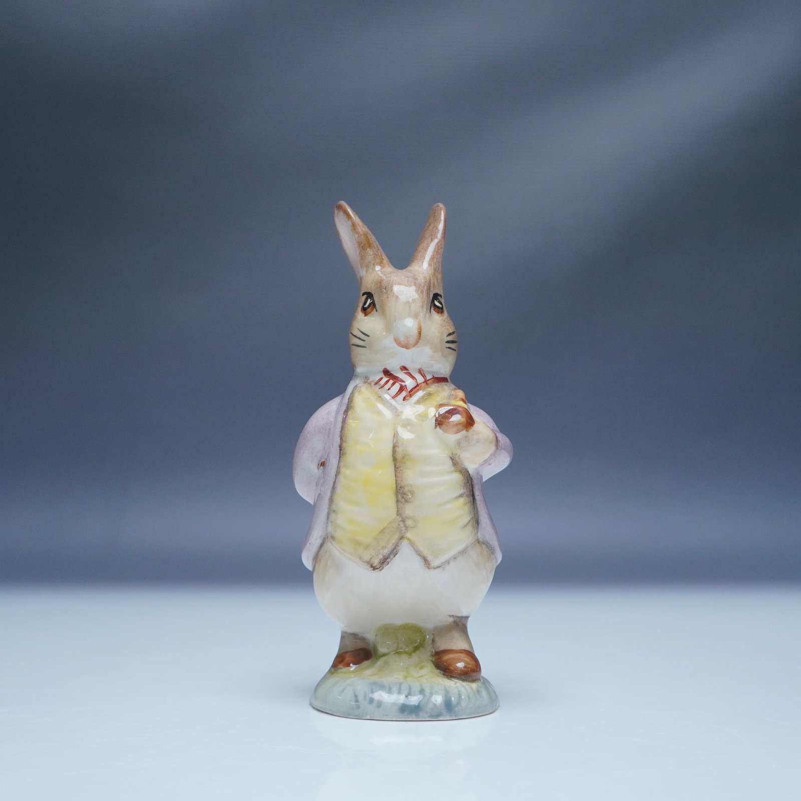 Royal Albert Beatrix Potter Figurine, Mr Benjamin Bunny (1 of 5)