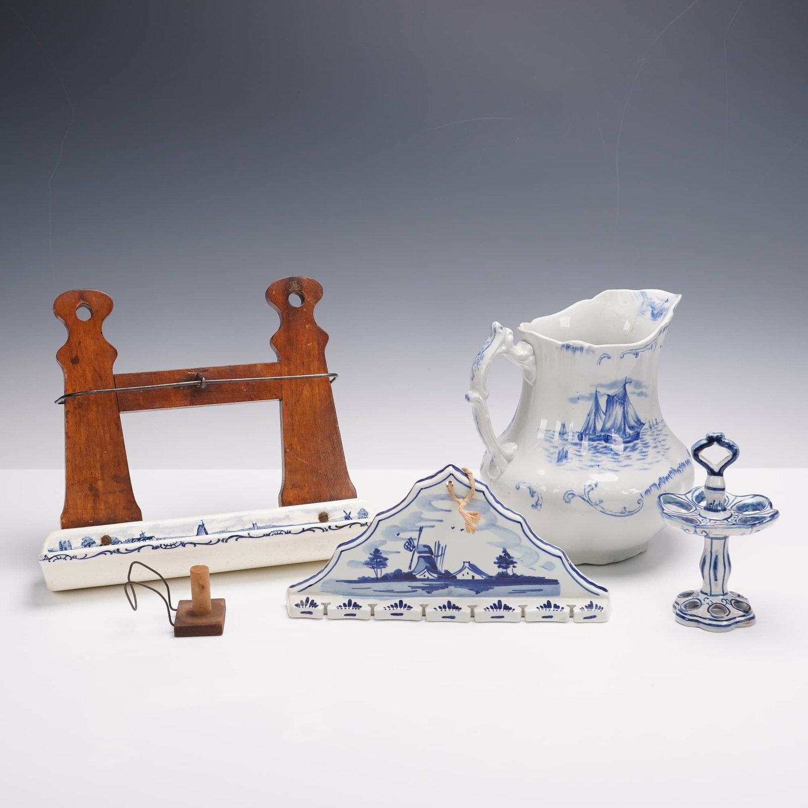 5pc Delft Ceramic Blue and White Domestic Collectibles (1 of 8)