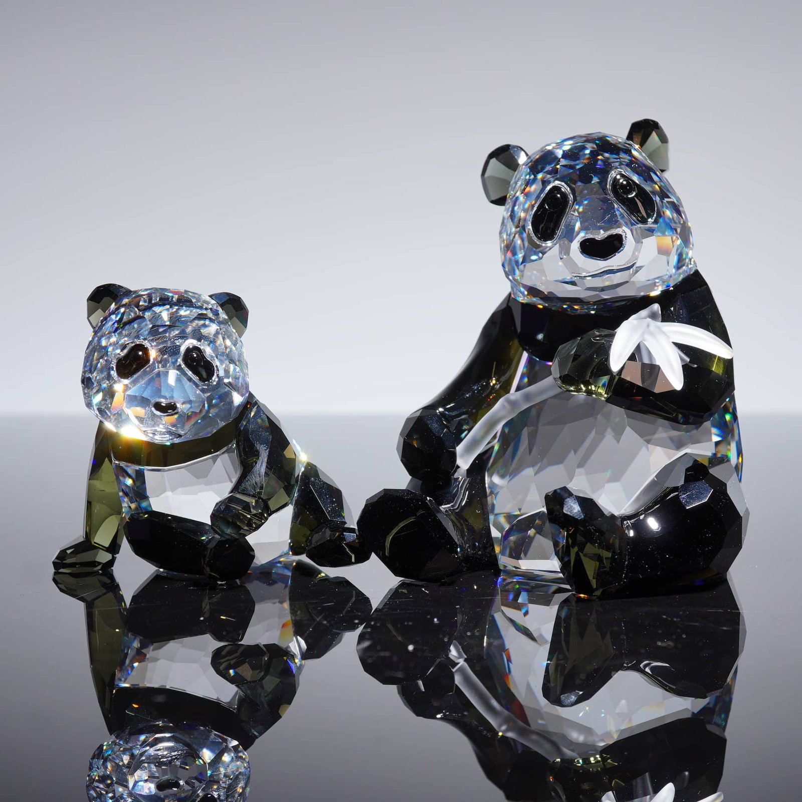Swarovski SCS Annual Edition 2008 Crystal Pandas Figurines (1 of 6)