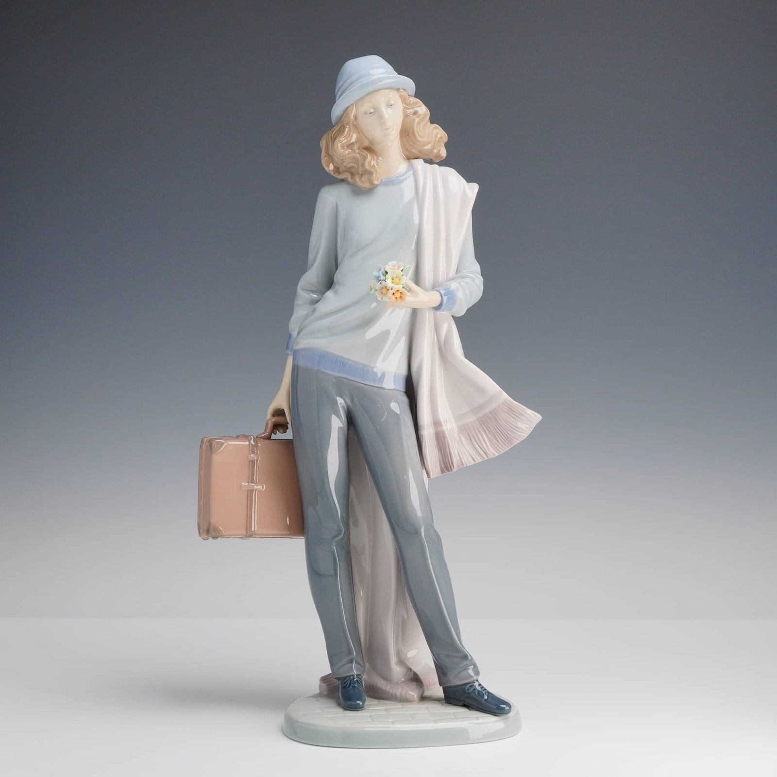 Lladró, On My Way Home Figurine 6752 (1 of 3)