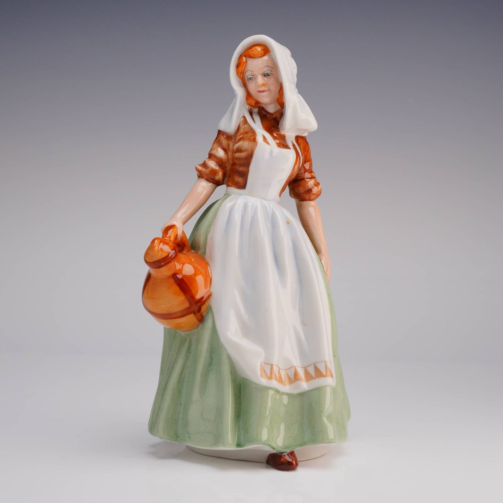 Royal Doulton Figurine The Milkmaid HN2057 (1 of 4)