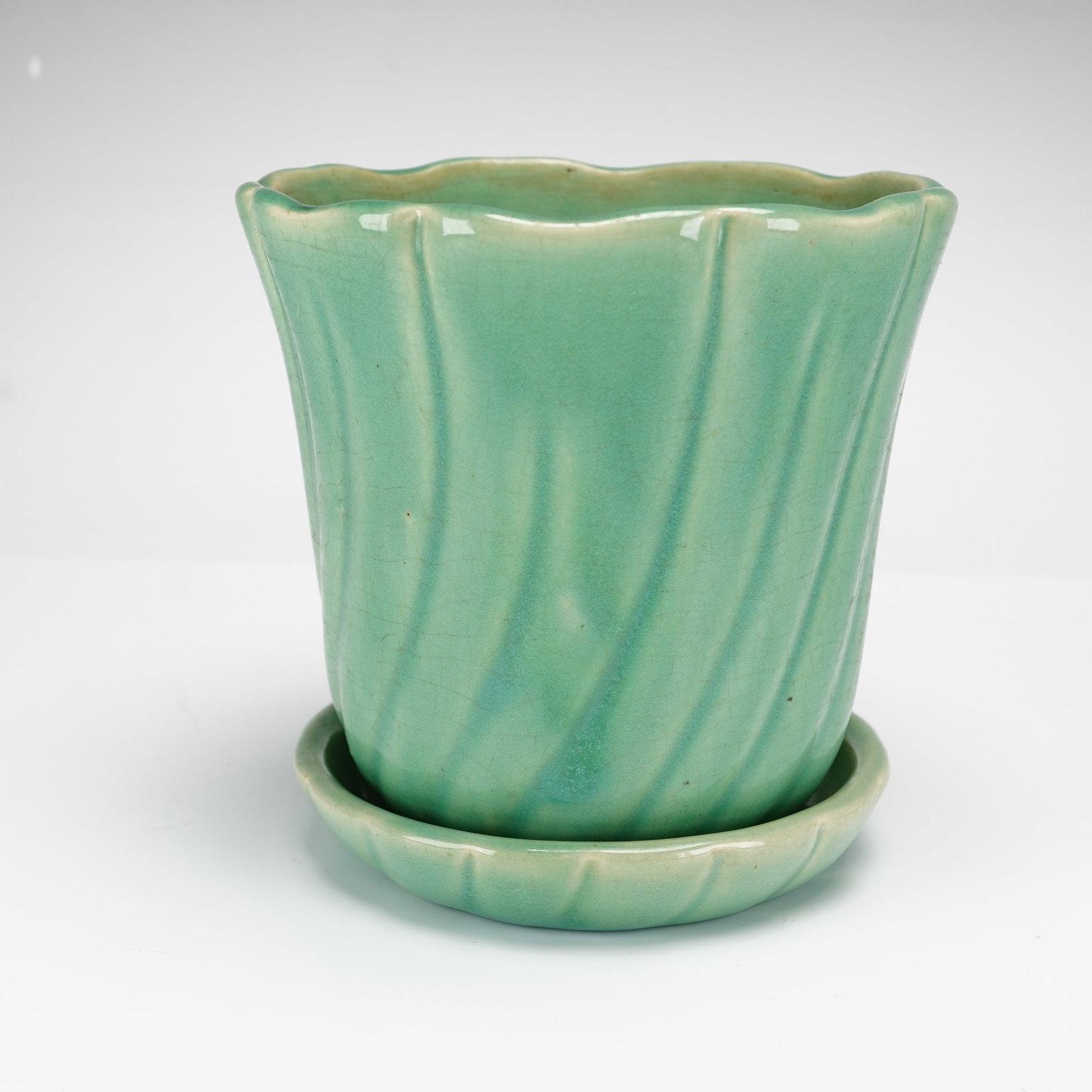 Weller Pottery Lido Pattern Planter and Saucer (1 of 3)