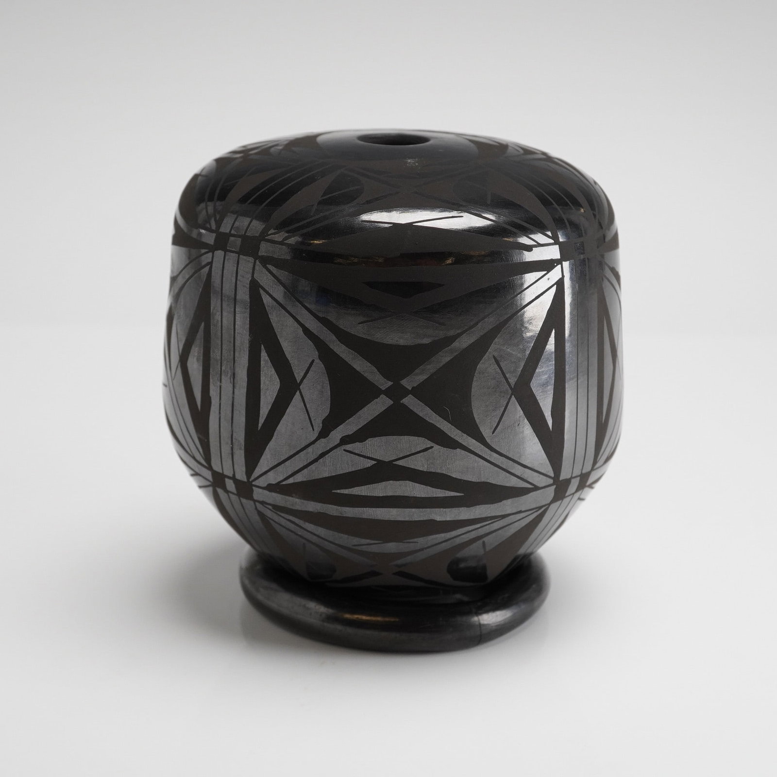 Lucie Zete Mata Ortiz Blackware Sgraffito Vessel and Stand (1 of 4)