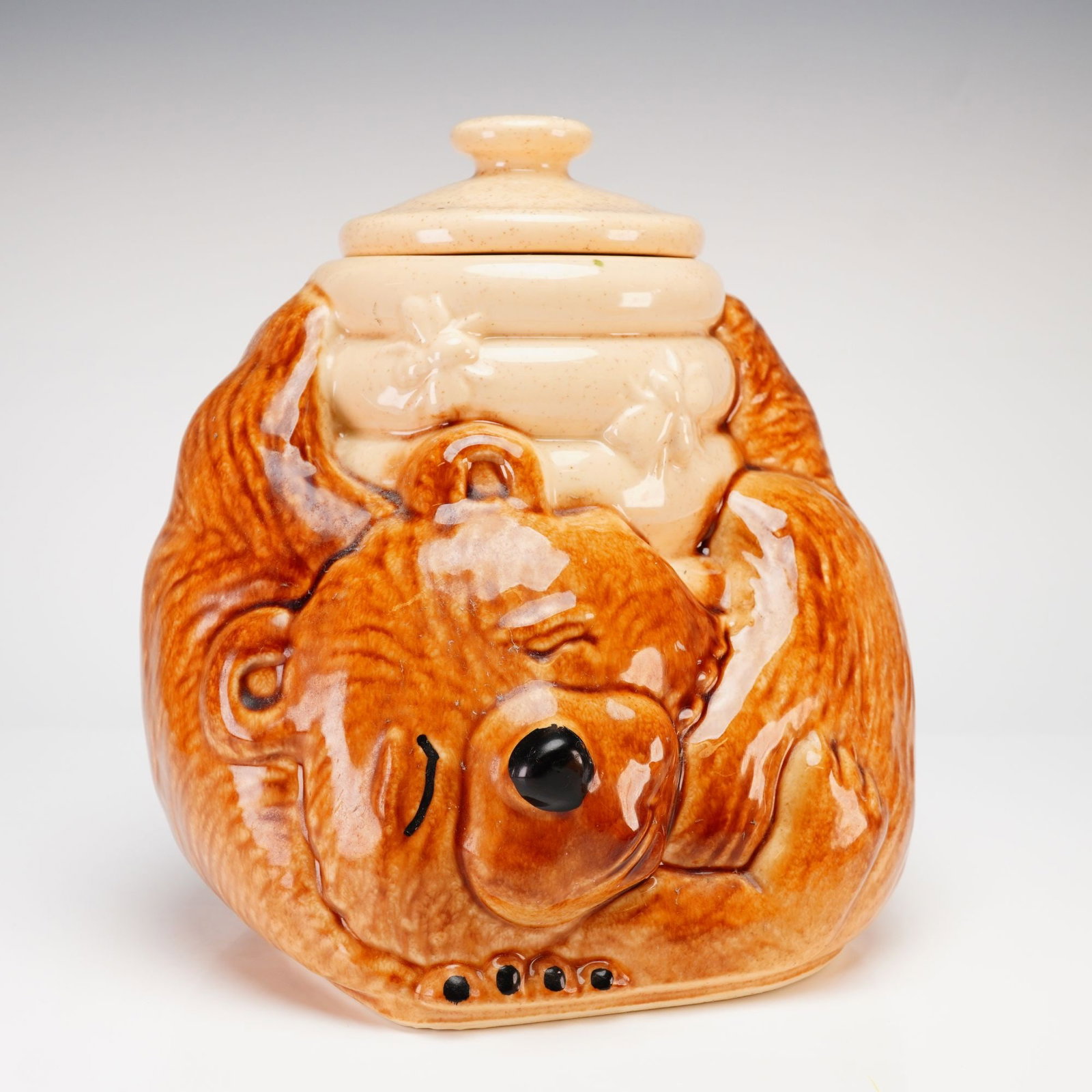 McCoy Ceramic Sleeping Bear with Bees Honeypot Cookie Jar 143 (1 of 3)