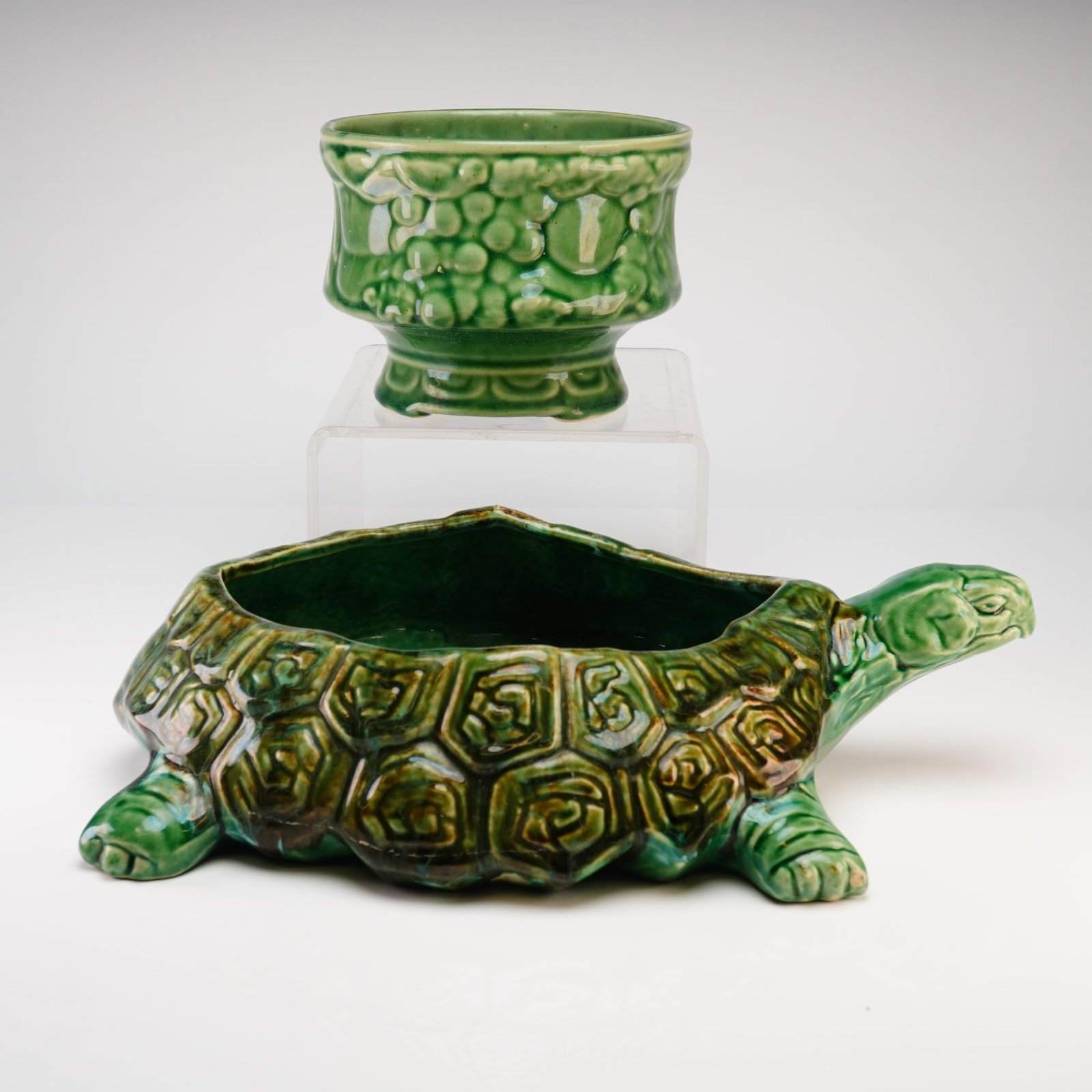 2pc McCoy and Brush McCoy Planters (1 of 3)