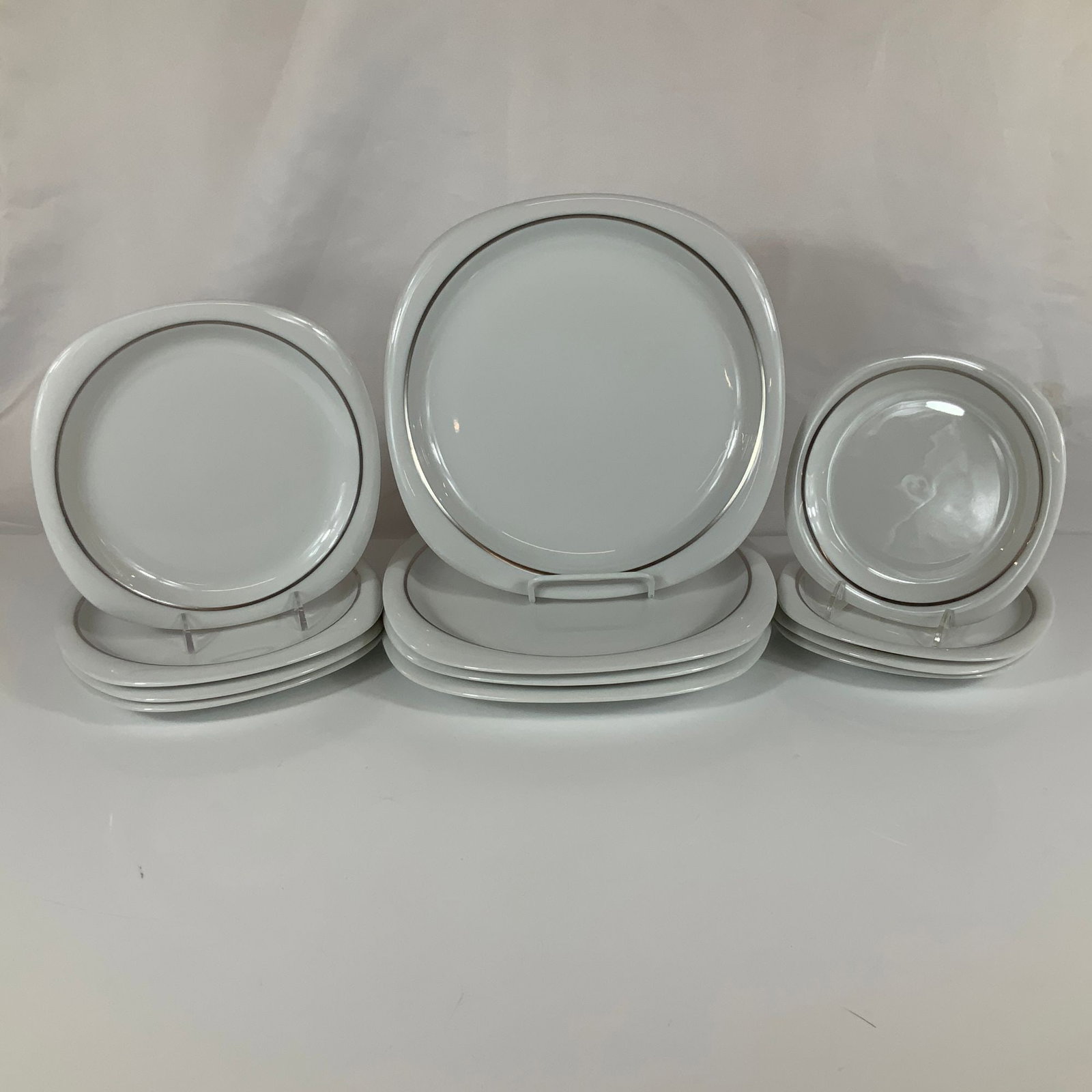 12-Piece Rosenthal Studio-Linie Suomi Lanka Porcelain Plate Set (1 of 3)