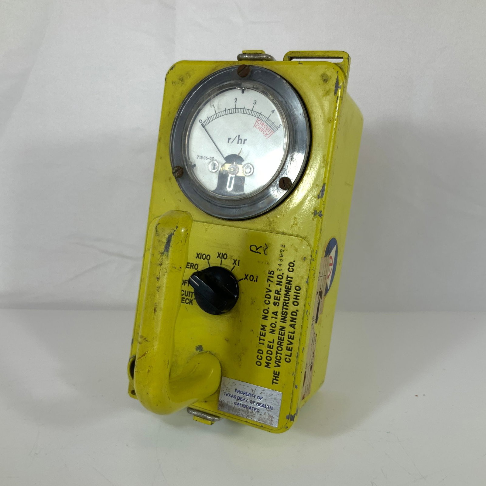Victoreen Model 1A CDV-715 Radiological Survey Meter (1 of 3)