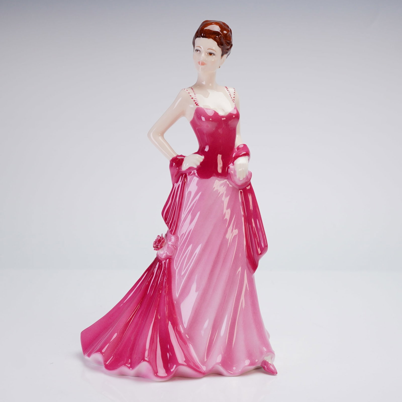 Coalport Ladies of Fashion Elizabeth Figurine with Box (1 of 5)