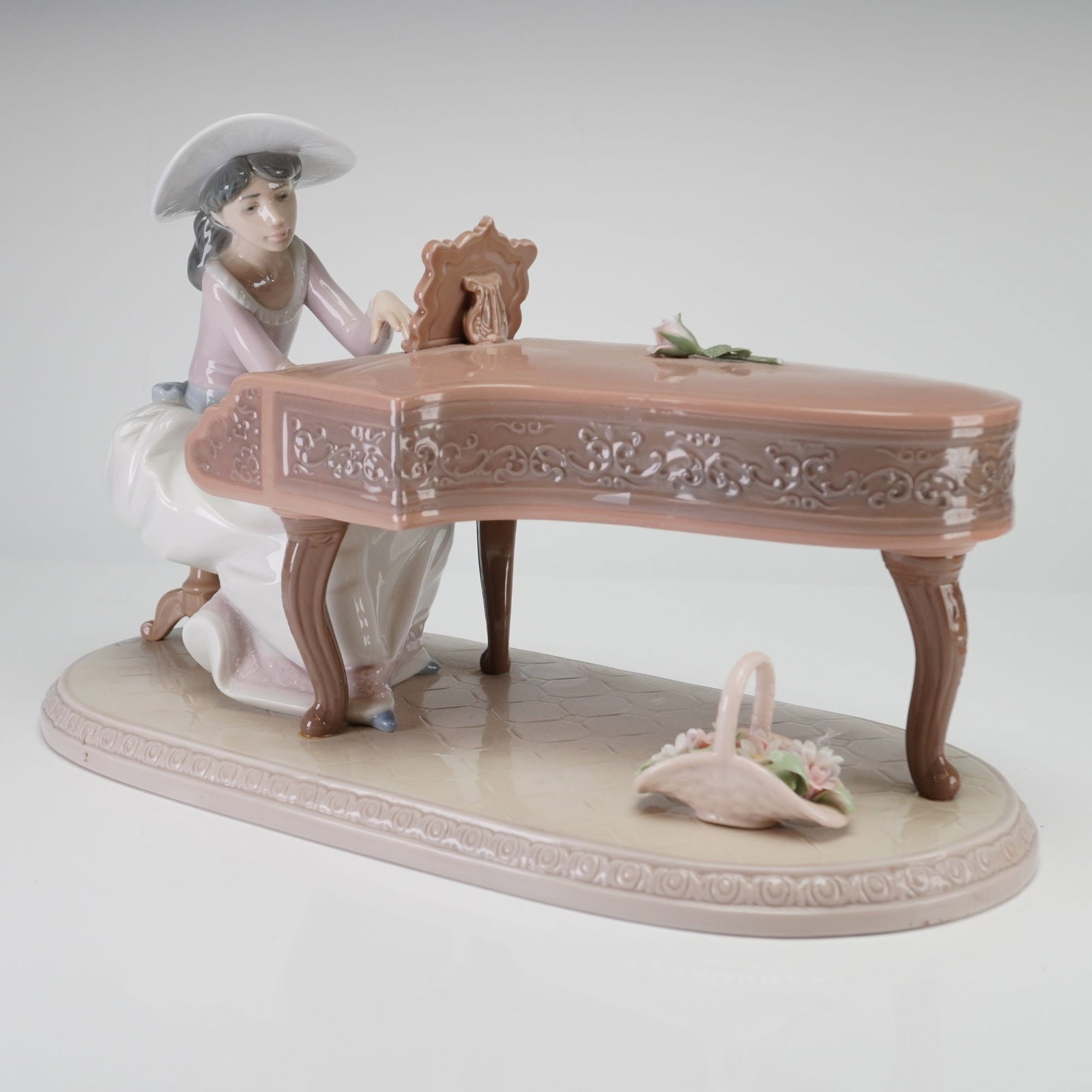 Lladro Porcelain Figurine, Spring Recital 6452 (1 of 4)