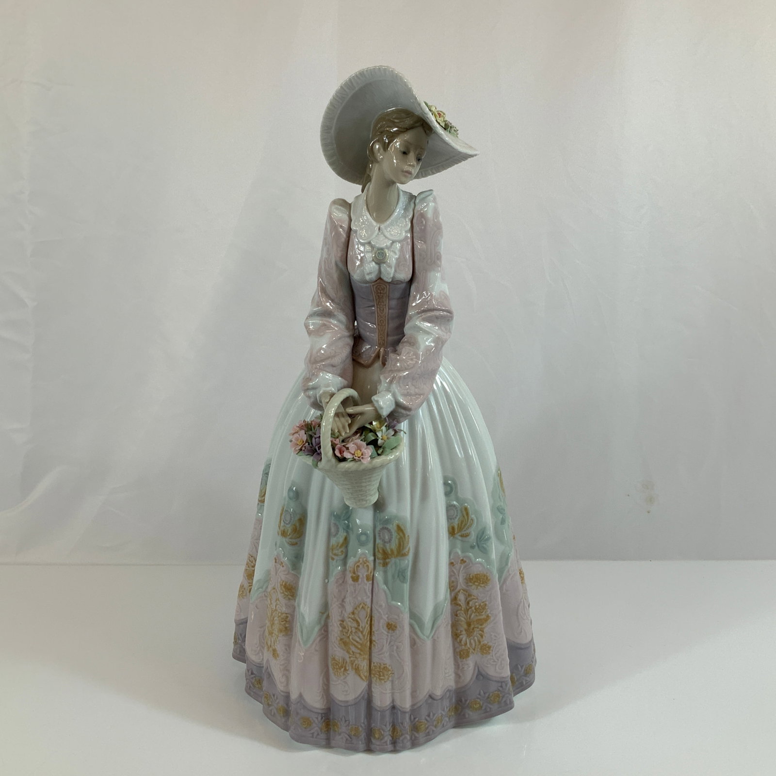 Lladro Porcelain Sculpture Spring Courtship 01001818 (1 of 4)