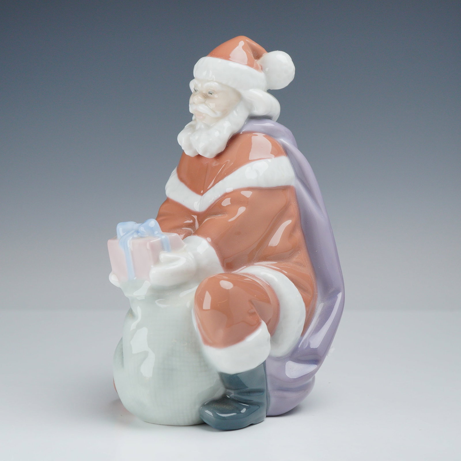 Lladro Porcelain Figurine A Gift From Santa 01006575 (1 of 3)