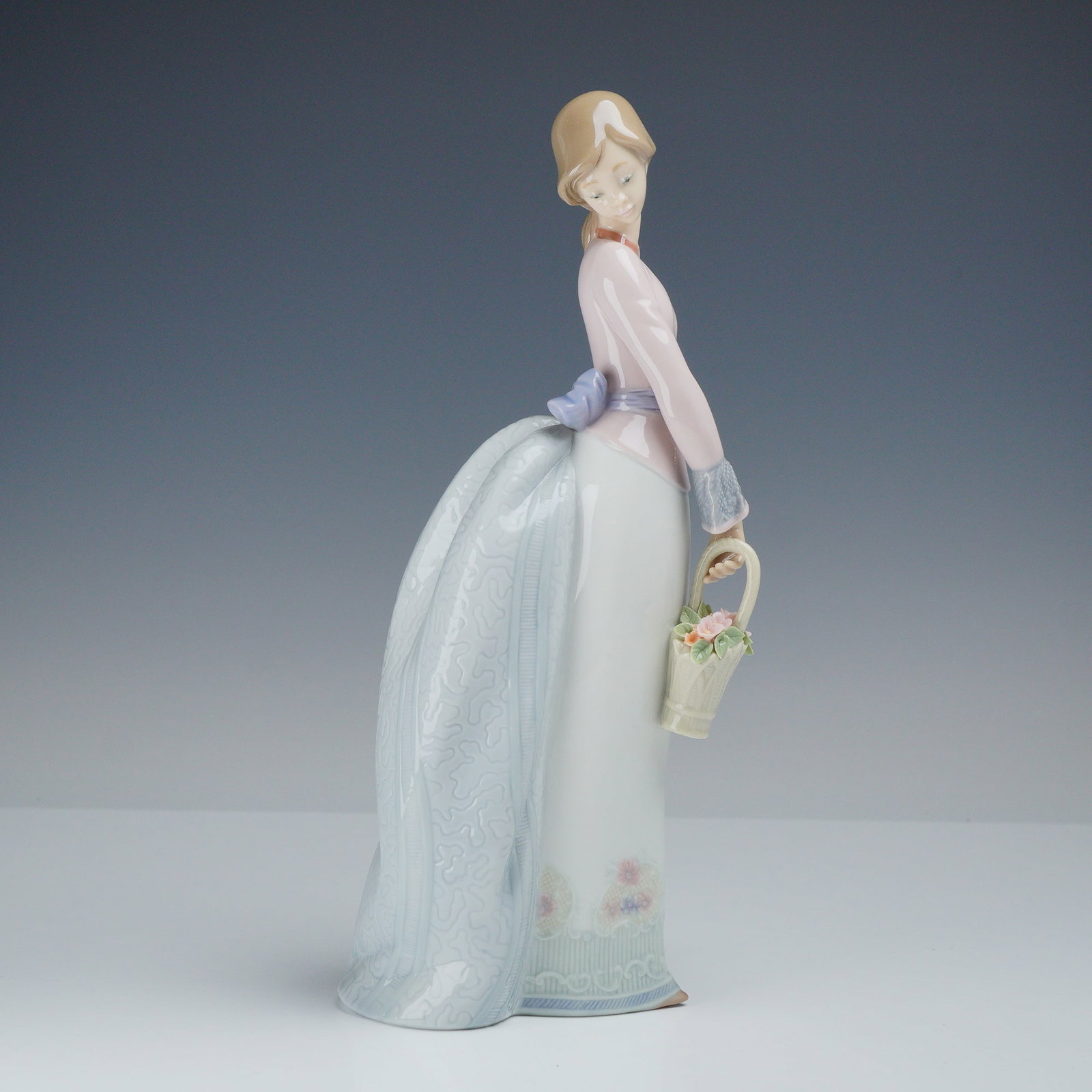 Lladro Porcelain Figurine Basket of Love 01007622 (1 of 4)