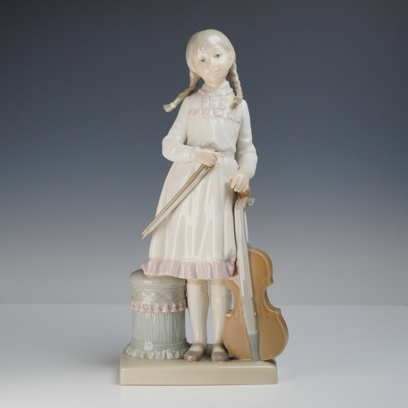 Lladro Porcelain Figurine Viola Lesson 01004842 (1 of 3)