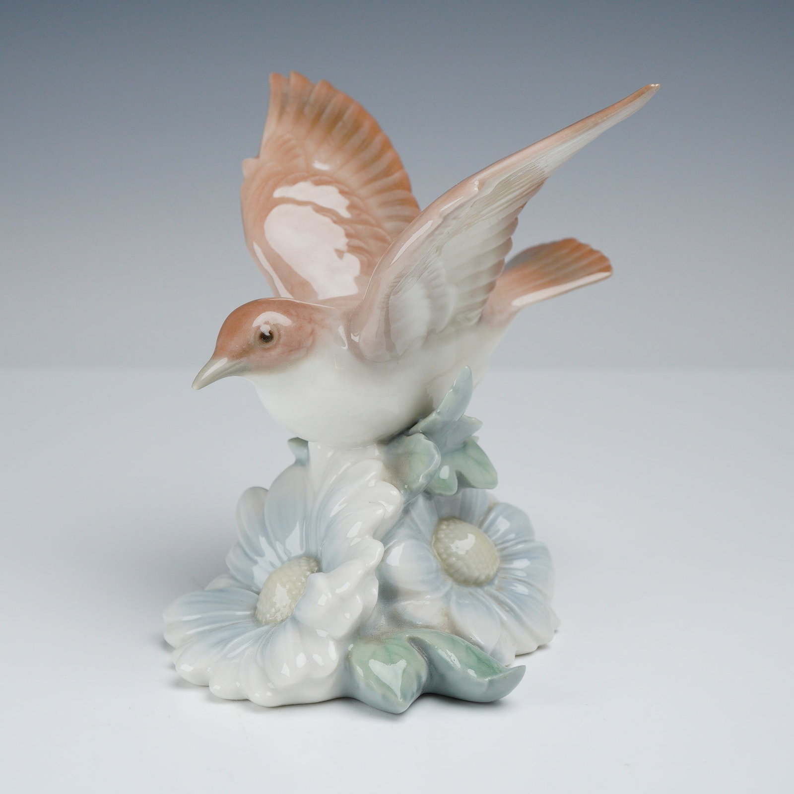 Lladro Porcelain Bird Figurine Fluttering Nightingale 01001244 (1 of 3)