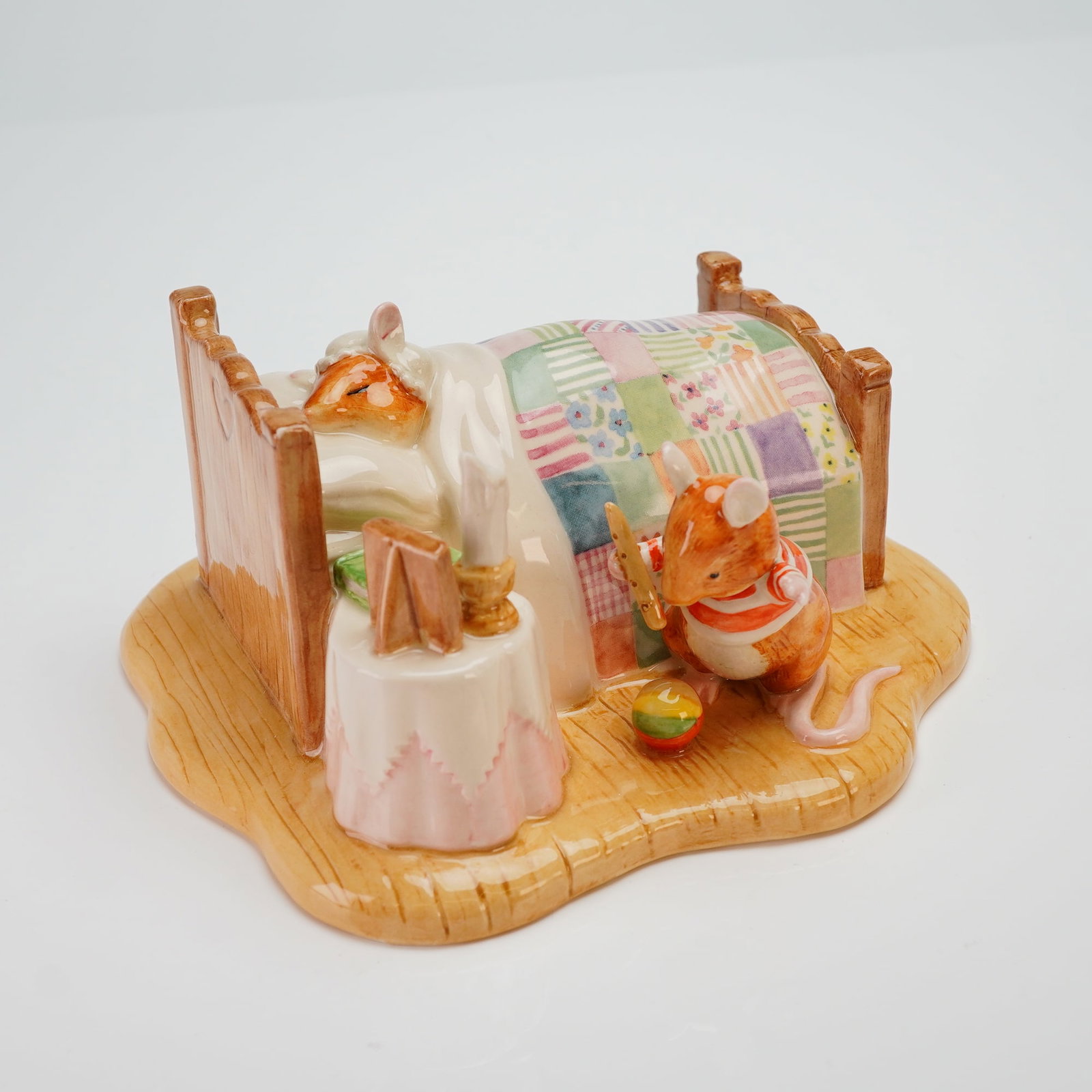 Royal Doulton Brambly Hedge Figurine, Happy Birthday Wilfred DBH 45 (1 of 4)