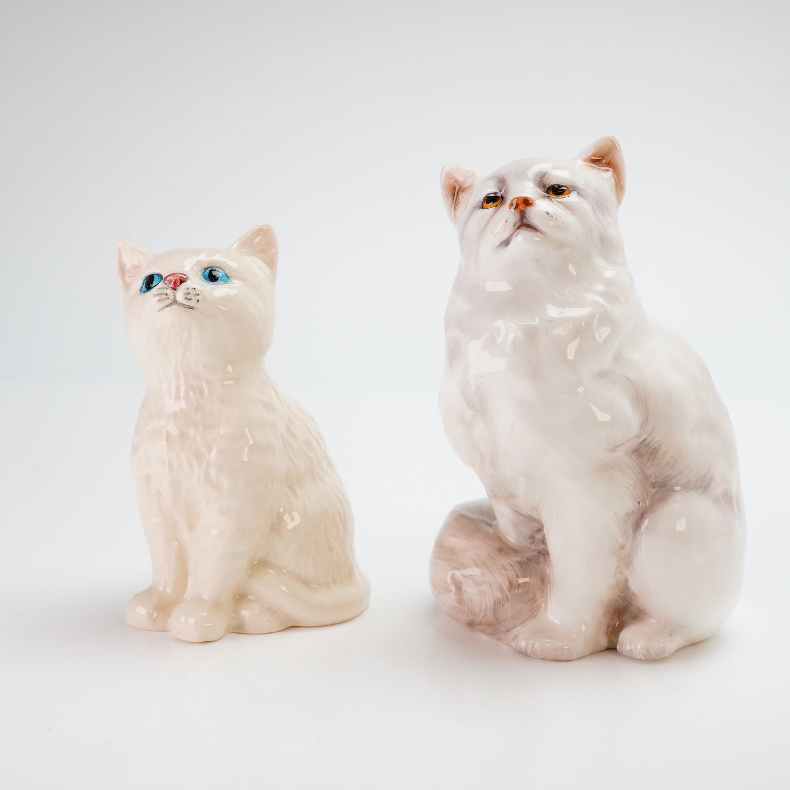 2pc Royal Doulton Seated Persian Cat and Kitten Figurines (1 of 3)