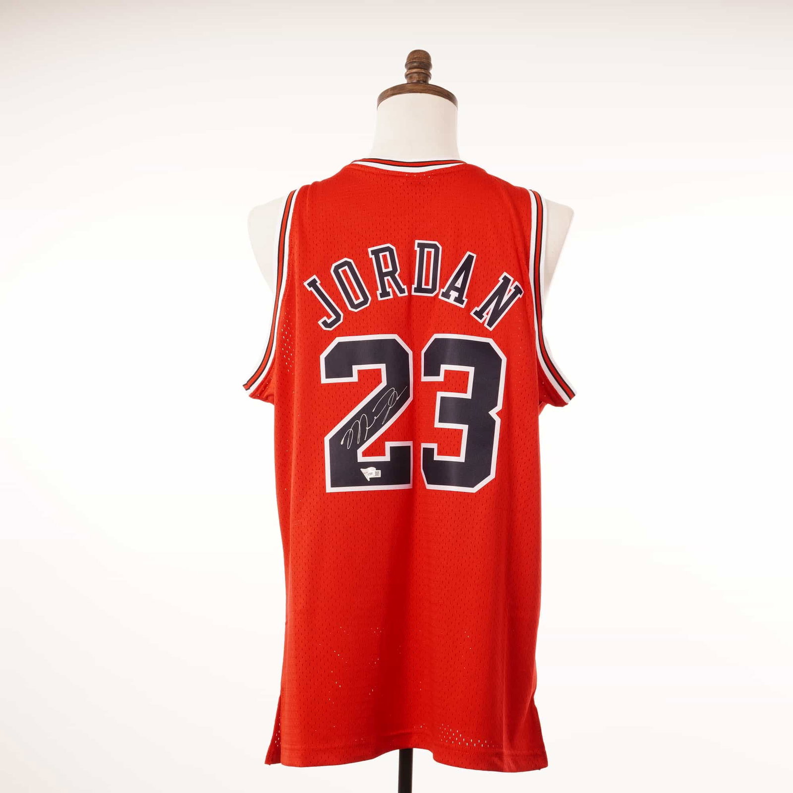 Signed Michael Jordan 1997-98 Chicago Bulls Swingman Jersey with Authentication (1 of 4)