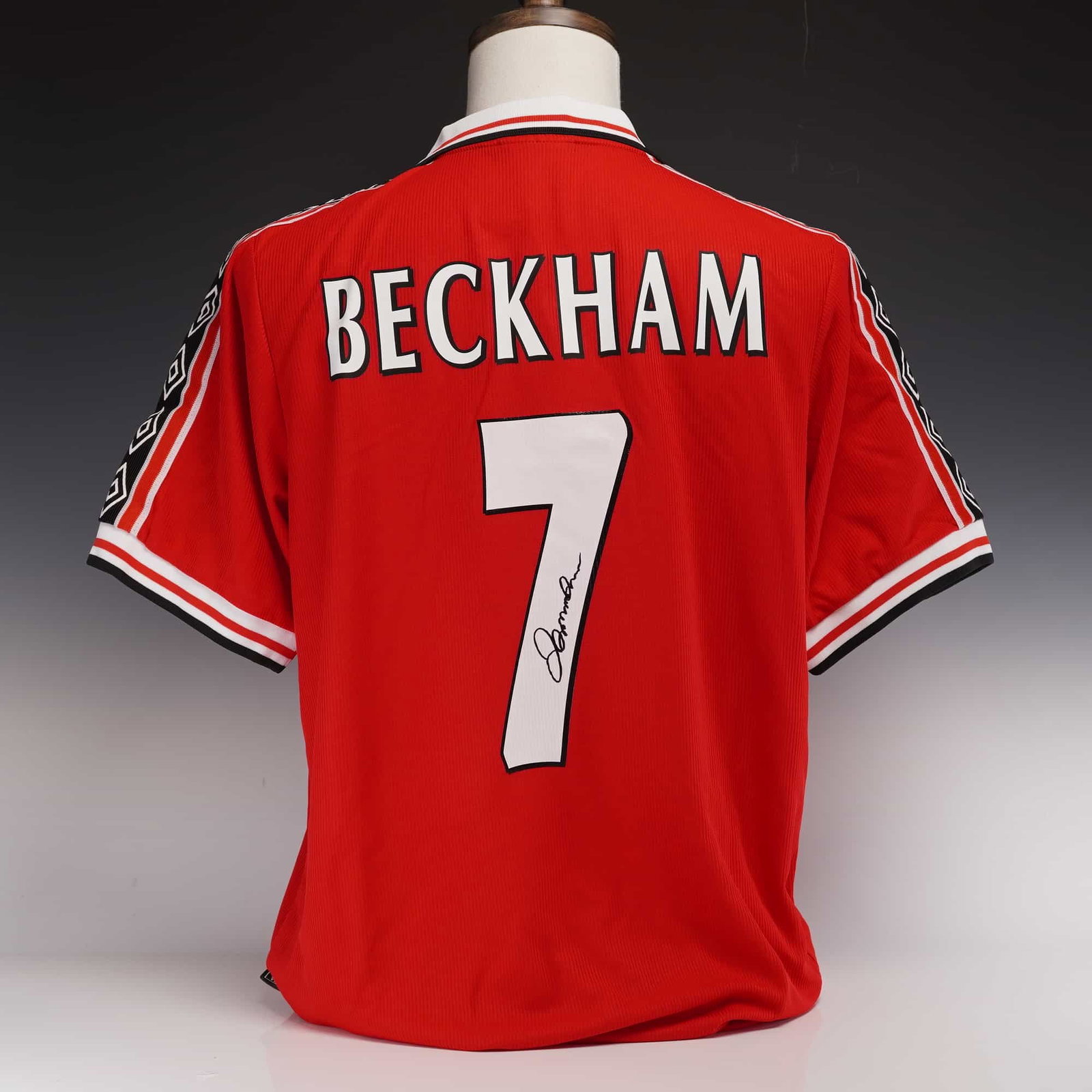 David Beckham Signed Manchester United 1999 Home Jersey with Icons.com COA (1 of 4)