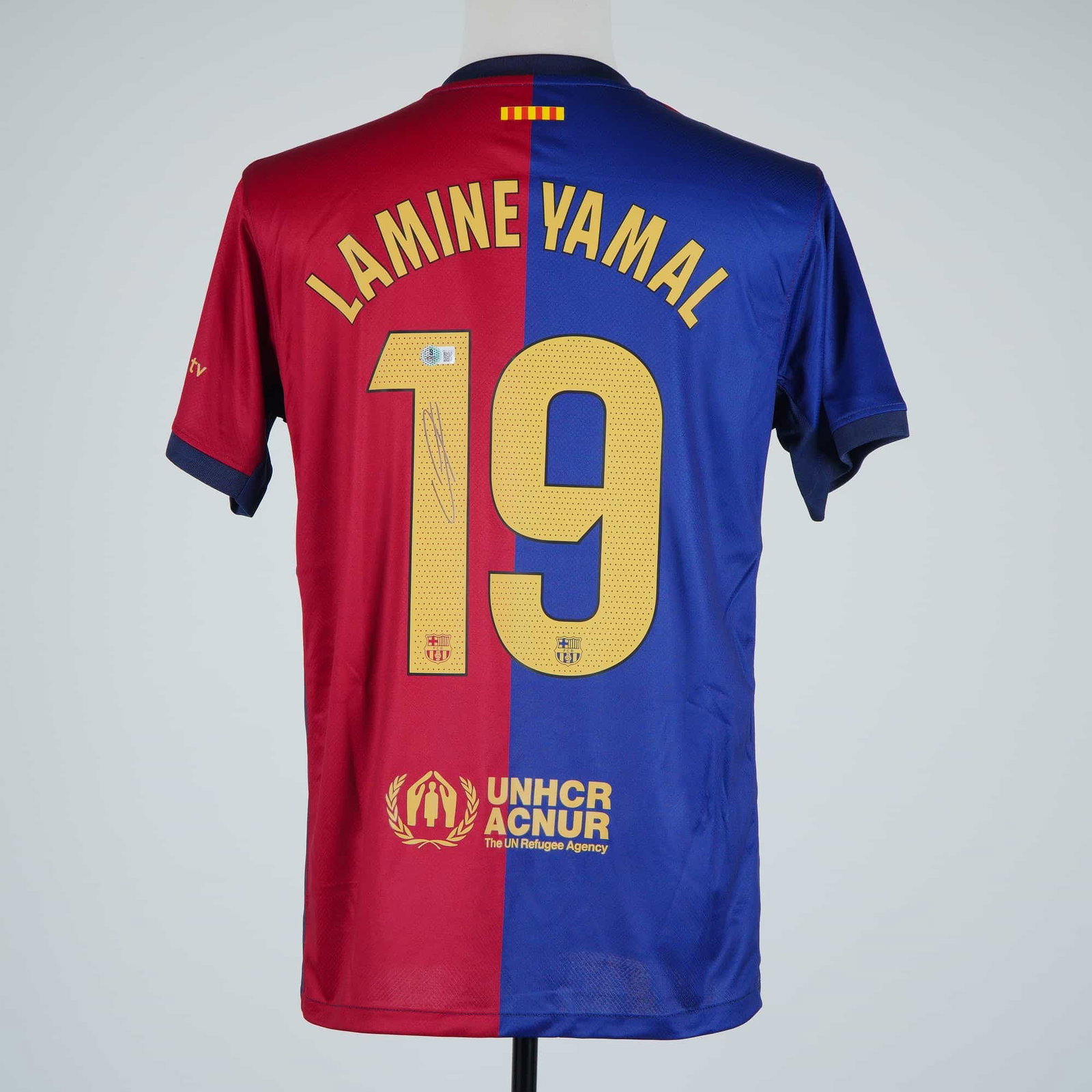Signed FC Barcelona Lamine Yamal Soccer Jersey with Beckett COA (1 of 4)