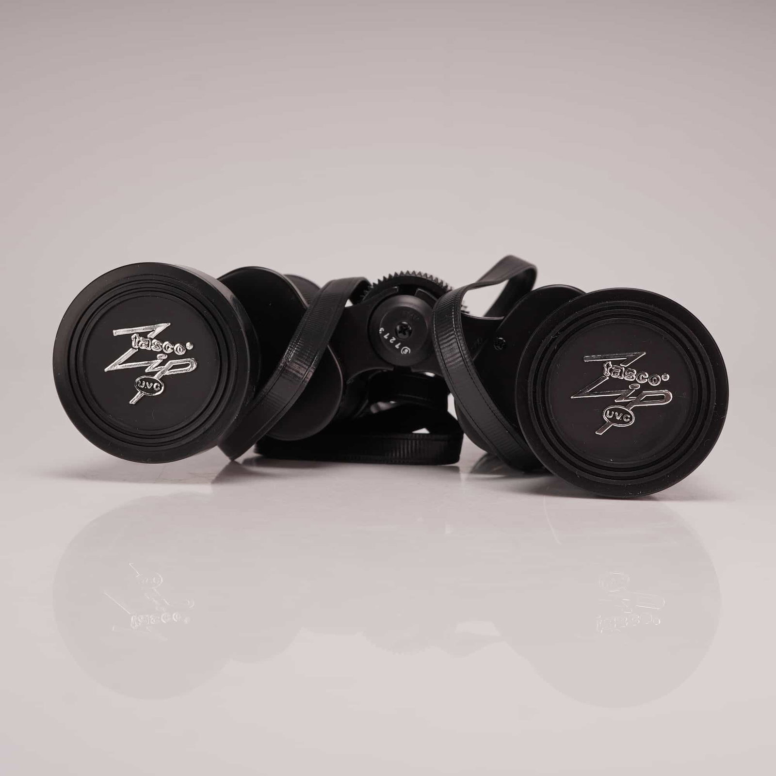 Tasco Zip 8x40 Binoculars with Case and Caps (1 of 3)