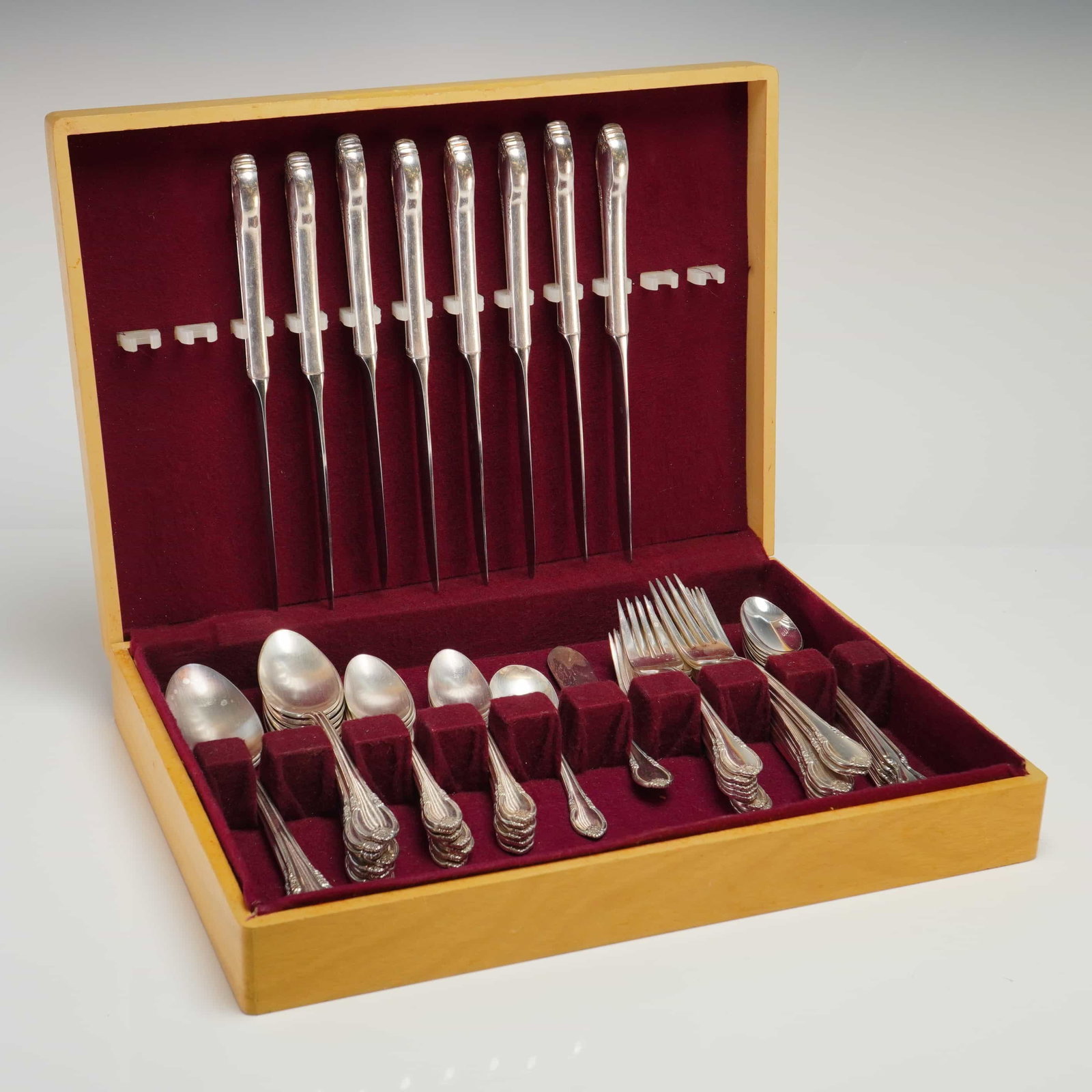 57pc 1847 Rogers Bros Remembrance Silver Plate Flatware Set with Case (1 of 5)