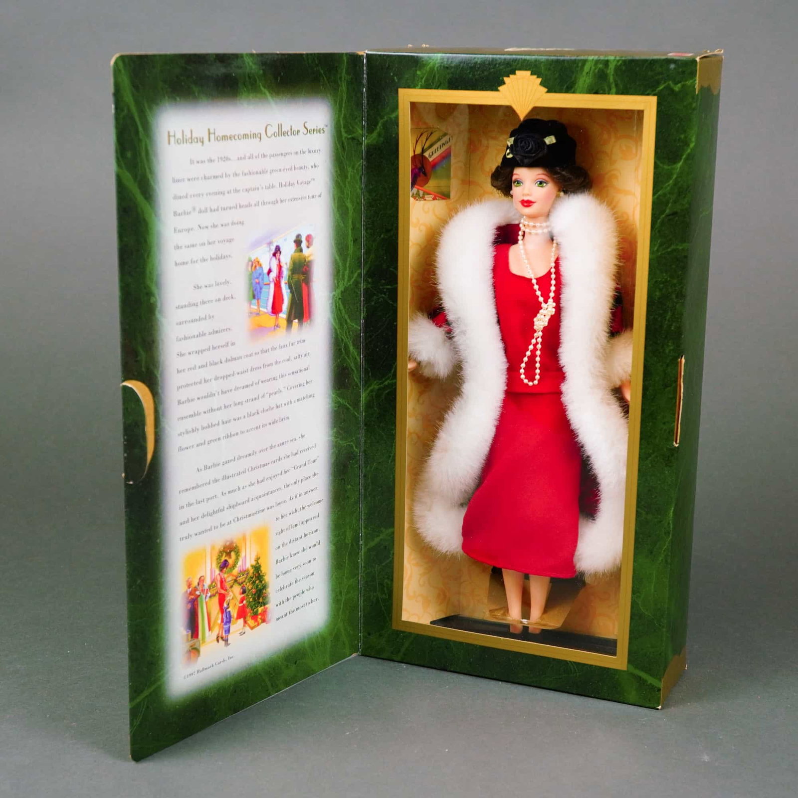 1997 Hallmark Special Edition Holiday Voyage Barbie, 1920s-Style Travel Ensemble (1 of 4)