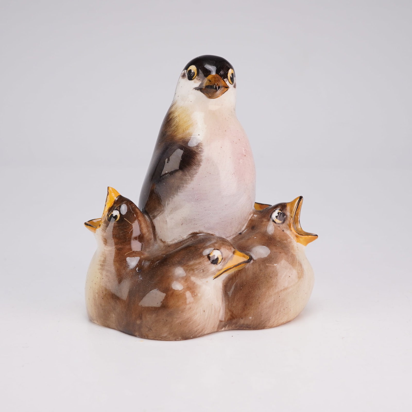 Royal Doulton Porcelain Figurine, Bird with Five Chicks HN214 (1 of 3)