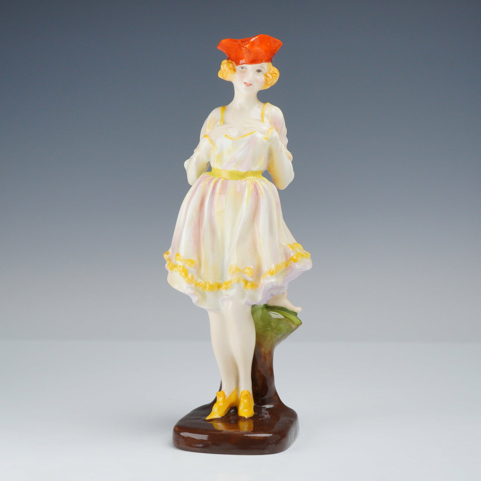 Royal Doulton Porcelain Figurine Mam'selle HN724 (1 of 3)