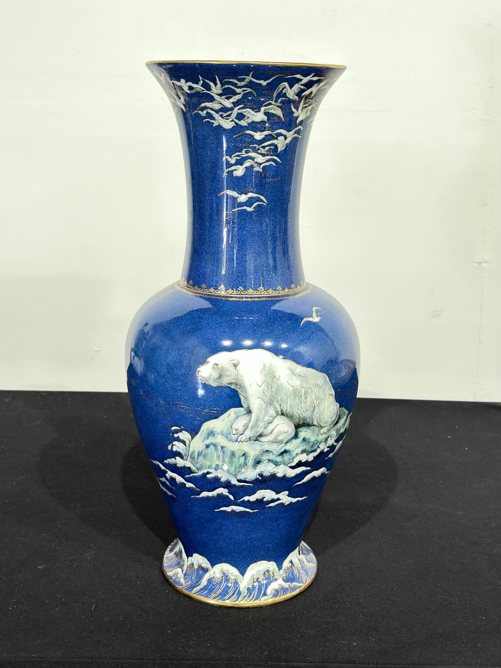 Wedgwood Bleu Souffle Lustre Polar Bear Large Vase: Large Wedgwood porcelain vase designed by Daisy Makeig-Jones in a traditional baluster form, with a rounded body, tapering pedestal foot, and flared neck with wide rim. The exterior is finished in a p