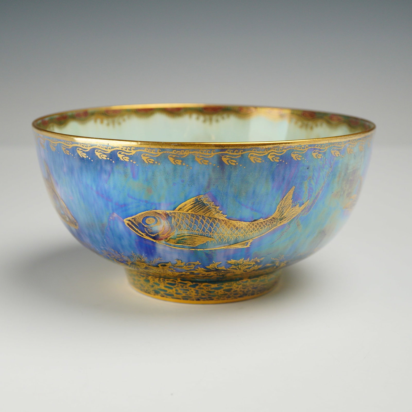 Wedgwood Fish Luster Porcelain Bowl Pattern Z4920 (1 of 4)