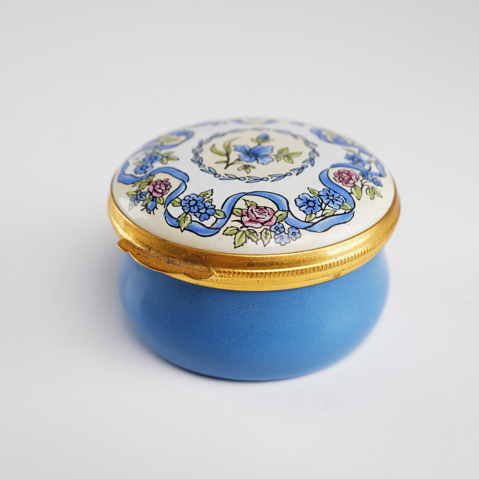 Crummles Handpainted English Enamel Treasure Box with Floral Bouquet Decoration (1 of 6)