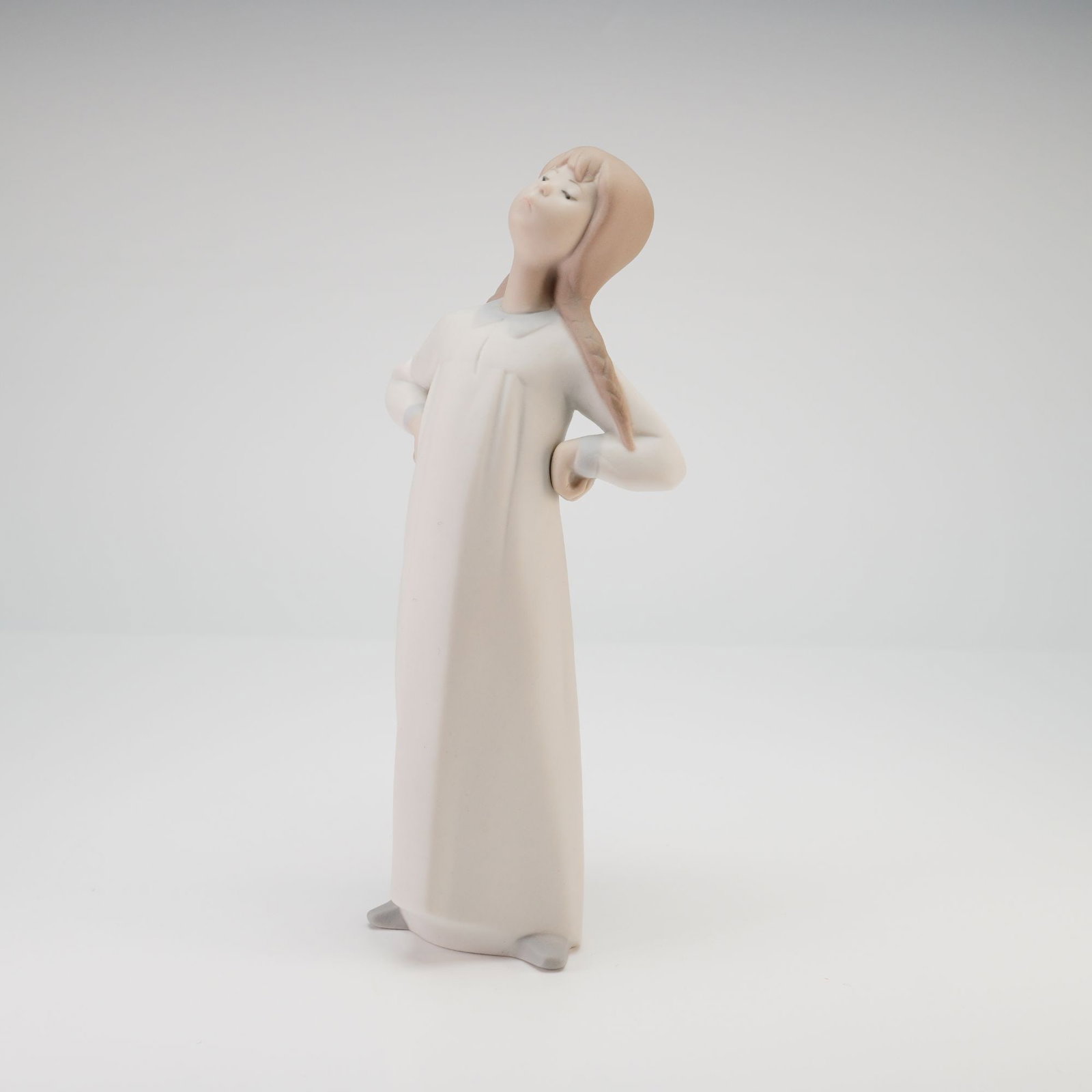 Lladro Porcelain Figurine, Girl Stretching 1004872 (1 of 3)