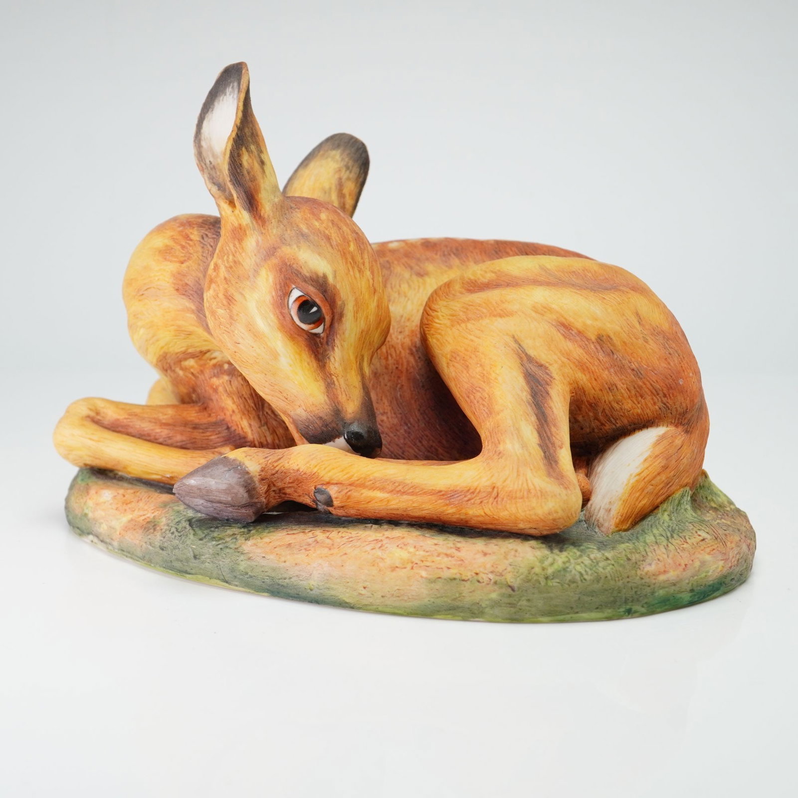 Boehm England Porcelain Figurine Fallow Deer 200-33 (1 of 3)
