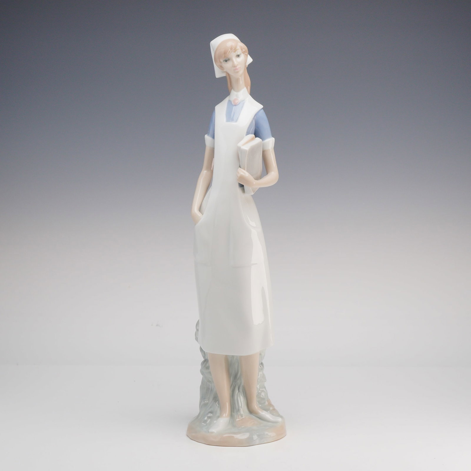 Lladro Porcelain Figurine, Nurse 1004603 (1 of 3)
