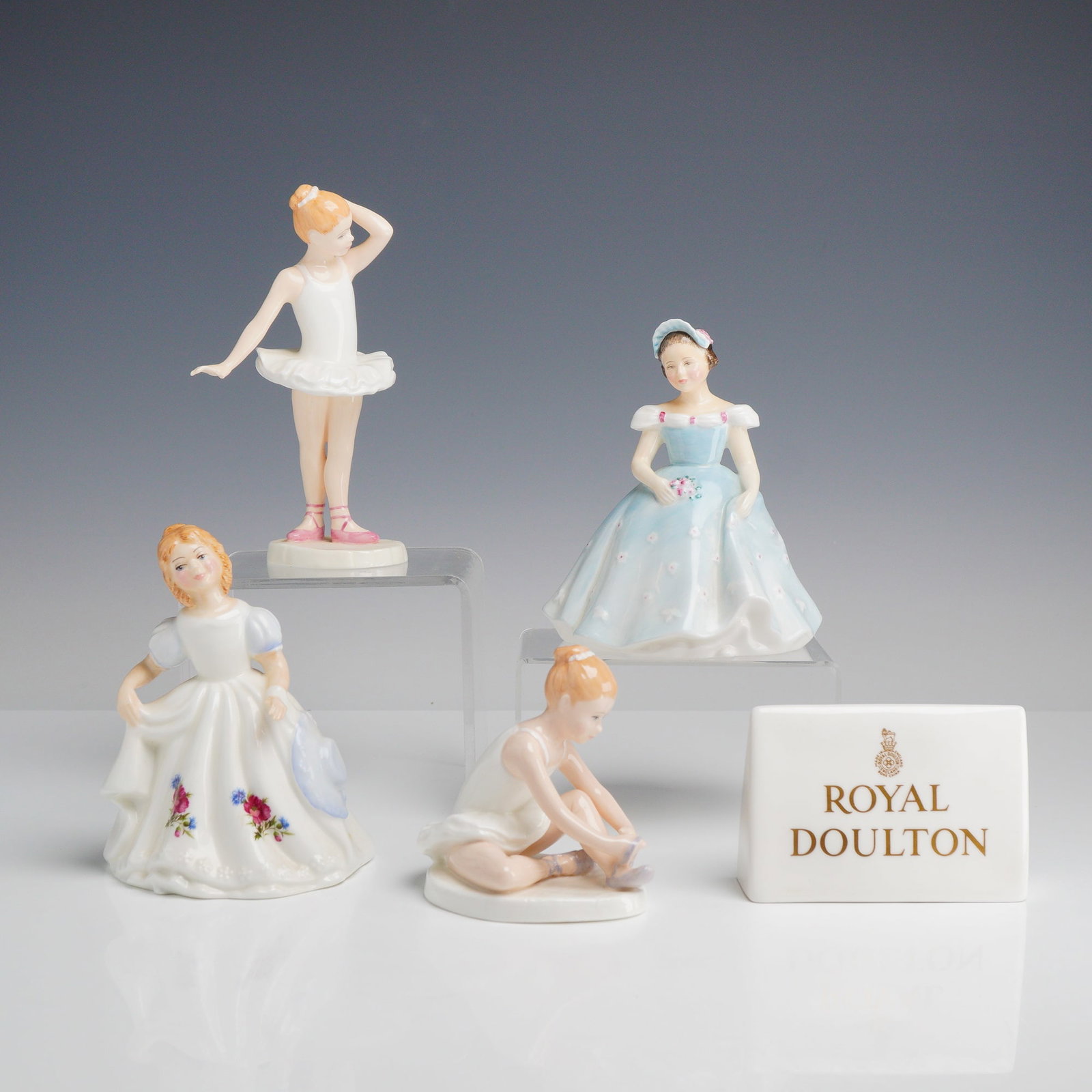 5p Royal Doulton Figurines and Plaque (1 of 3)