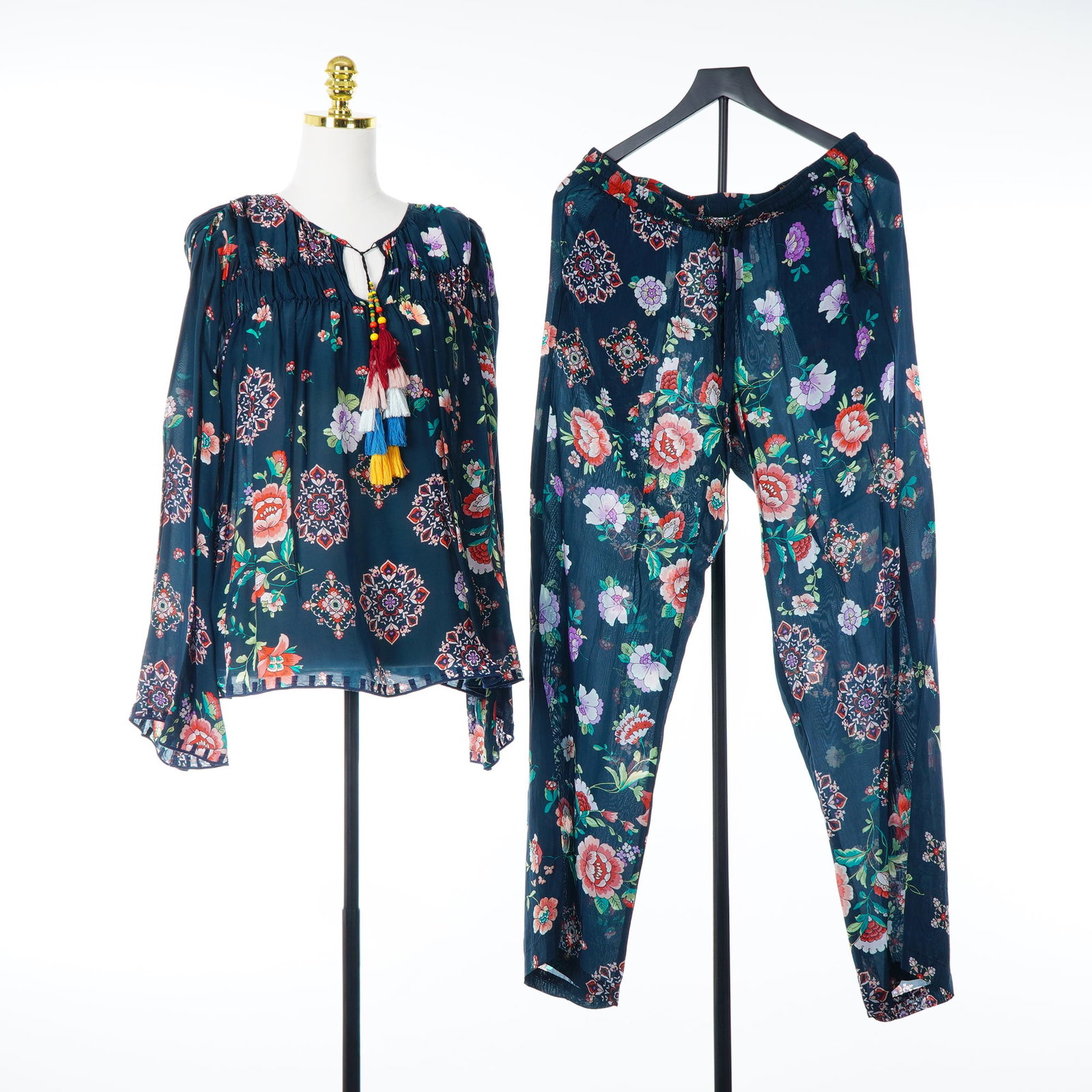 Johnny Was Harley Top and Vega Pant Two-Piece Bohemian Floral Ensemble (1 of 4)