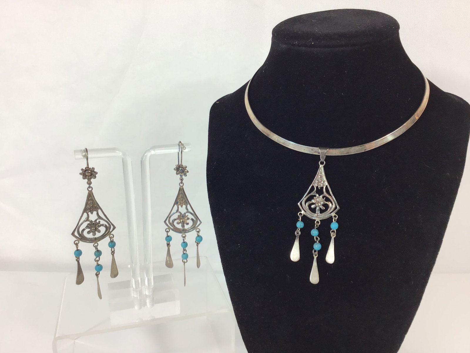 Silver and Turquoise-Colored Bead Collar Necklace and Dangle Earring Set (1 of 3)
