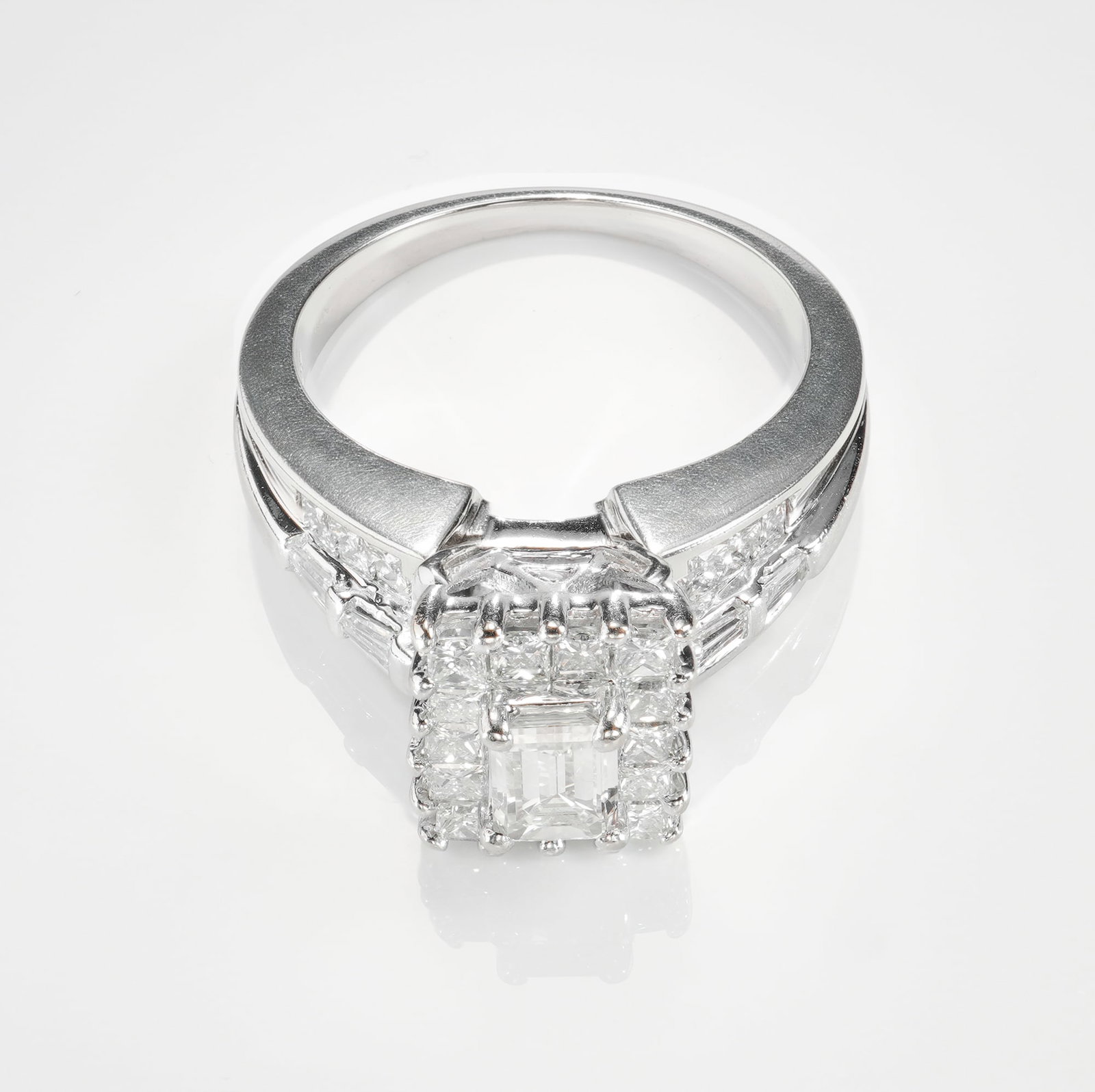 18K White Gold 1.00ctw Diamond Ring (1 of 4)