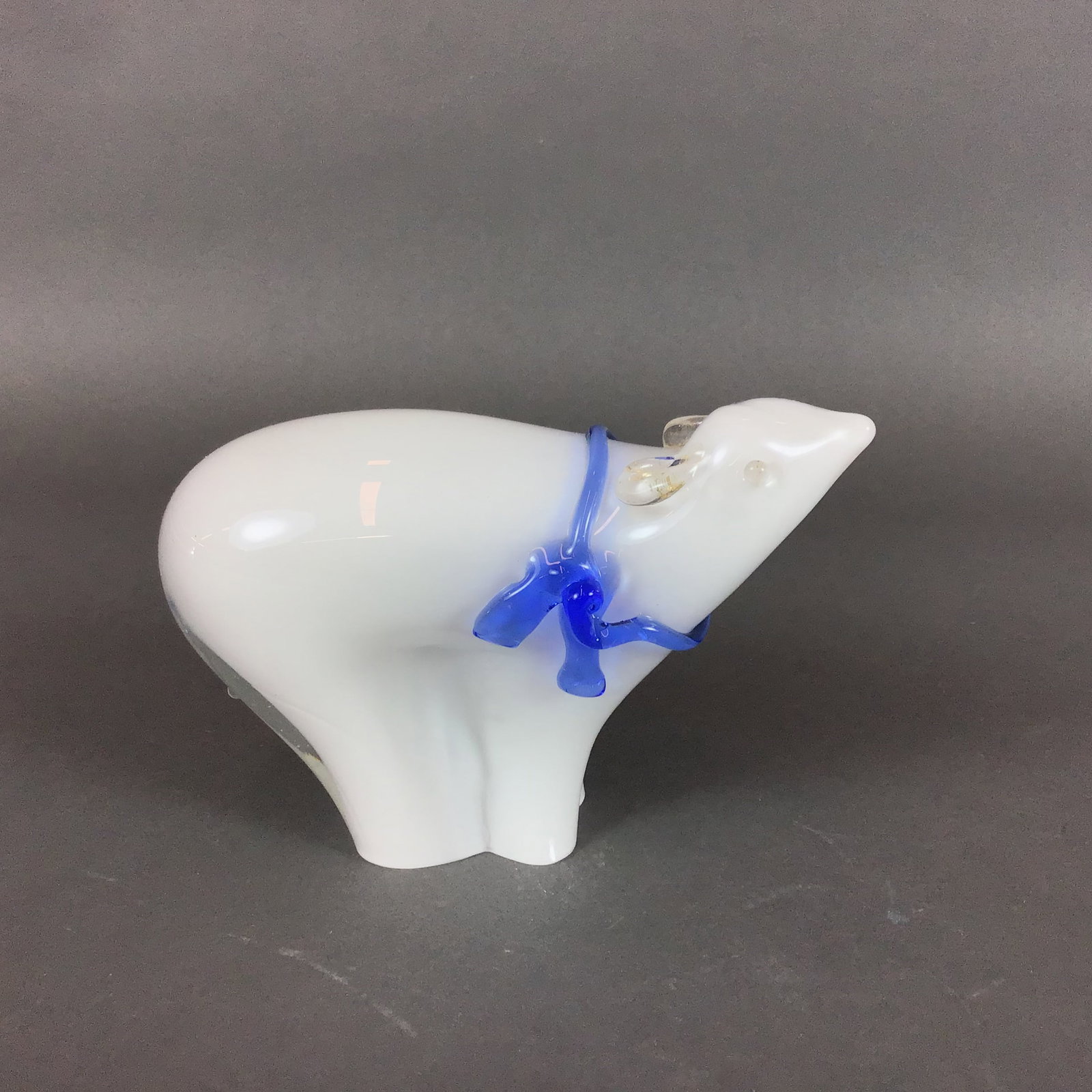 Art Glass Polar Bear Figurine (1 of 3)