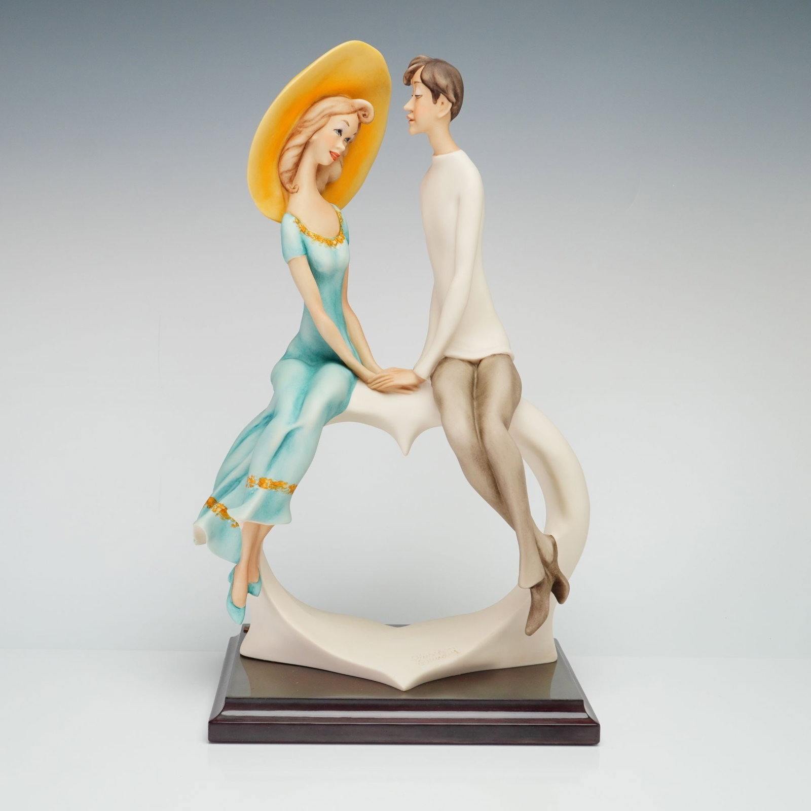 Giuseppe Armani Florence Figurine Love is All Around 2087C (1 of 4)