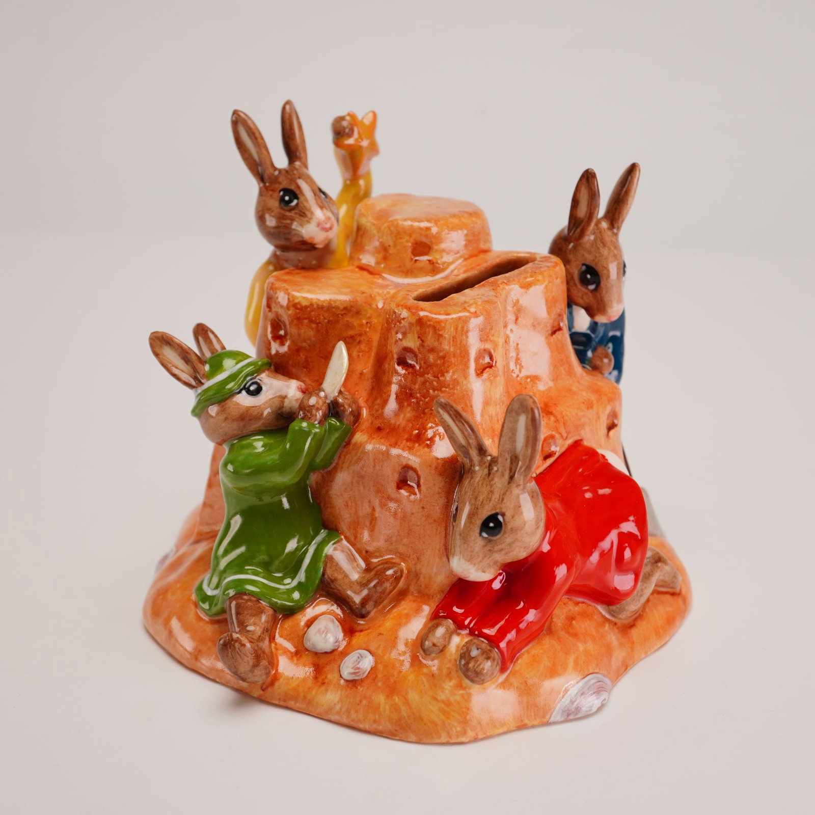 Royal Doulton Prototype Bunnykins Sandcastle Money Box (1 of 3)