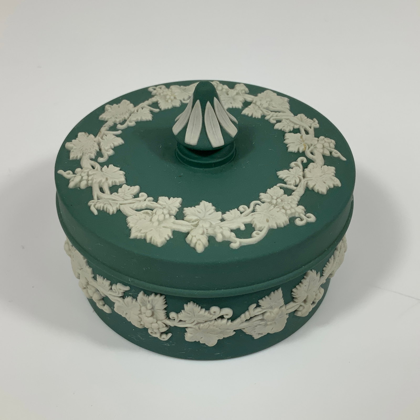 Wedgwood Sage Green Jasperware Round Trinket Dish with Lid (1 of 3)