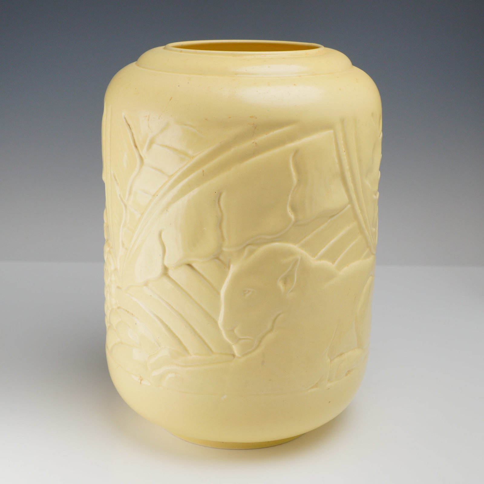 Wedgwood by Erling Olsen Queensware Yellow Vase, Panther (1 of 3)
