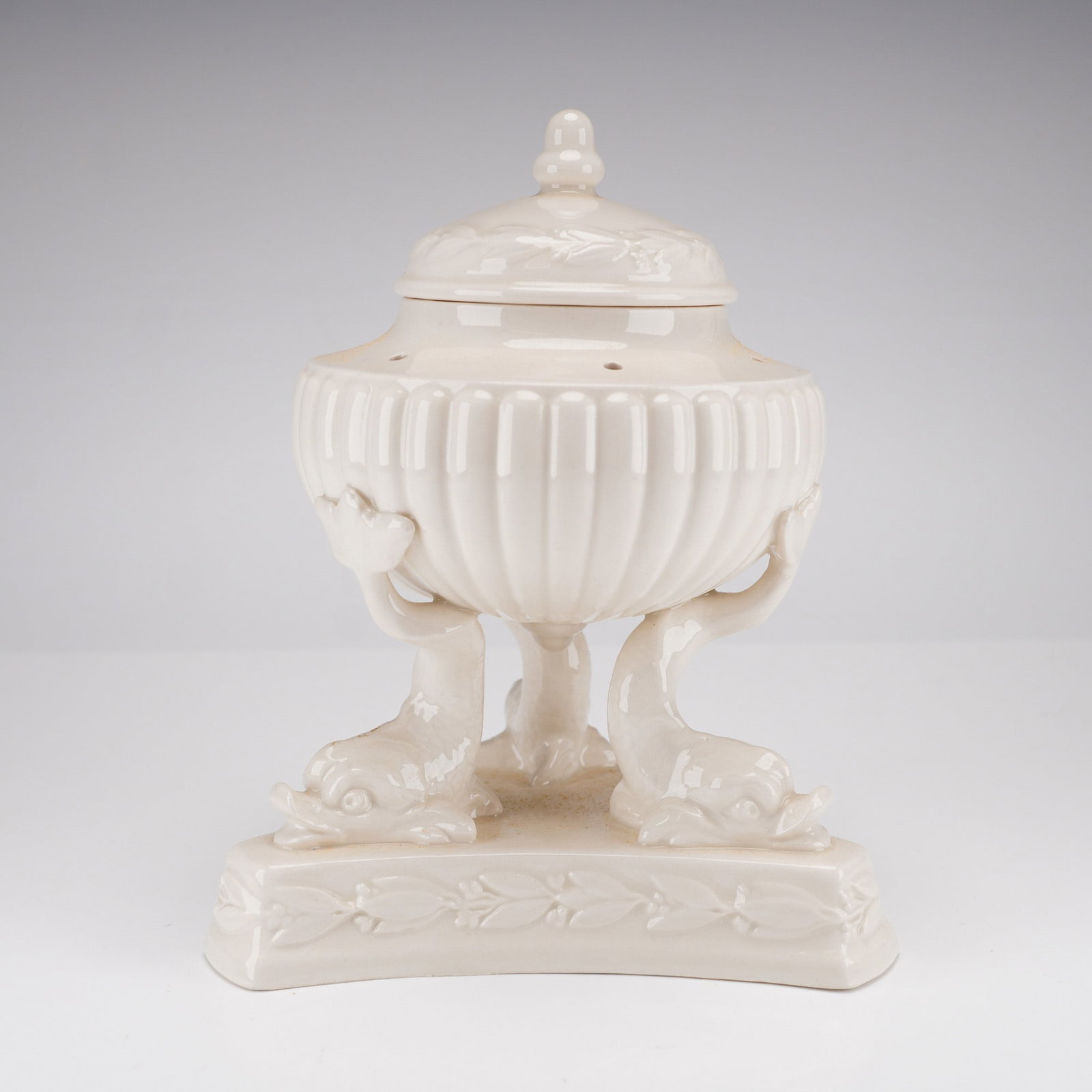 Wedgwood Queen's Ware Earthenware Pastille Burner with Lid, Limited Edition 26 of 500 (1 of 3)