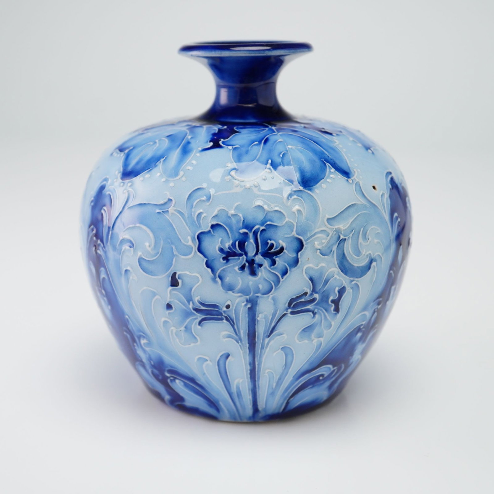Moorcroft Macintyre Florian Ware Miniature Vase, Dianthus (1 of 3)