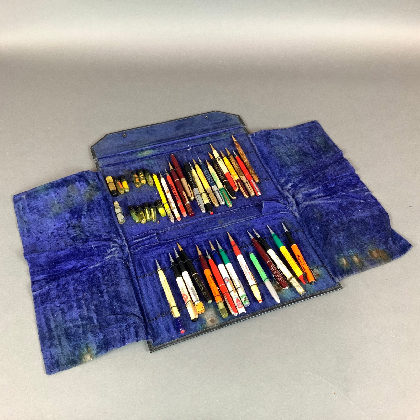 42pc Ritepoint Easy Writing Pens and Pencils Set with Case (1 of 4)